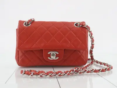 Matelassé Leather Coco Mark Double Chain Shoulder Bag