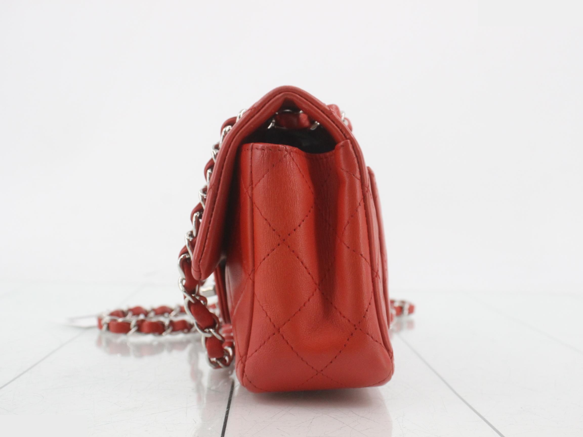 Matelassé Leather Coco Mark Double Chain Shoulder Bag — view 3