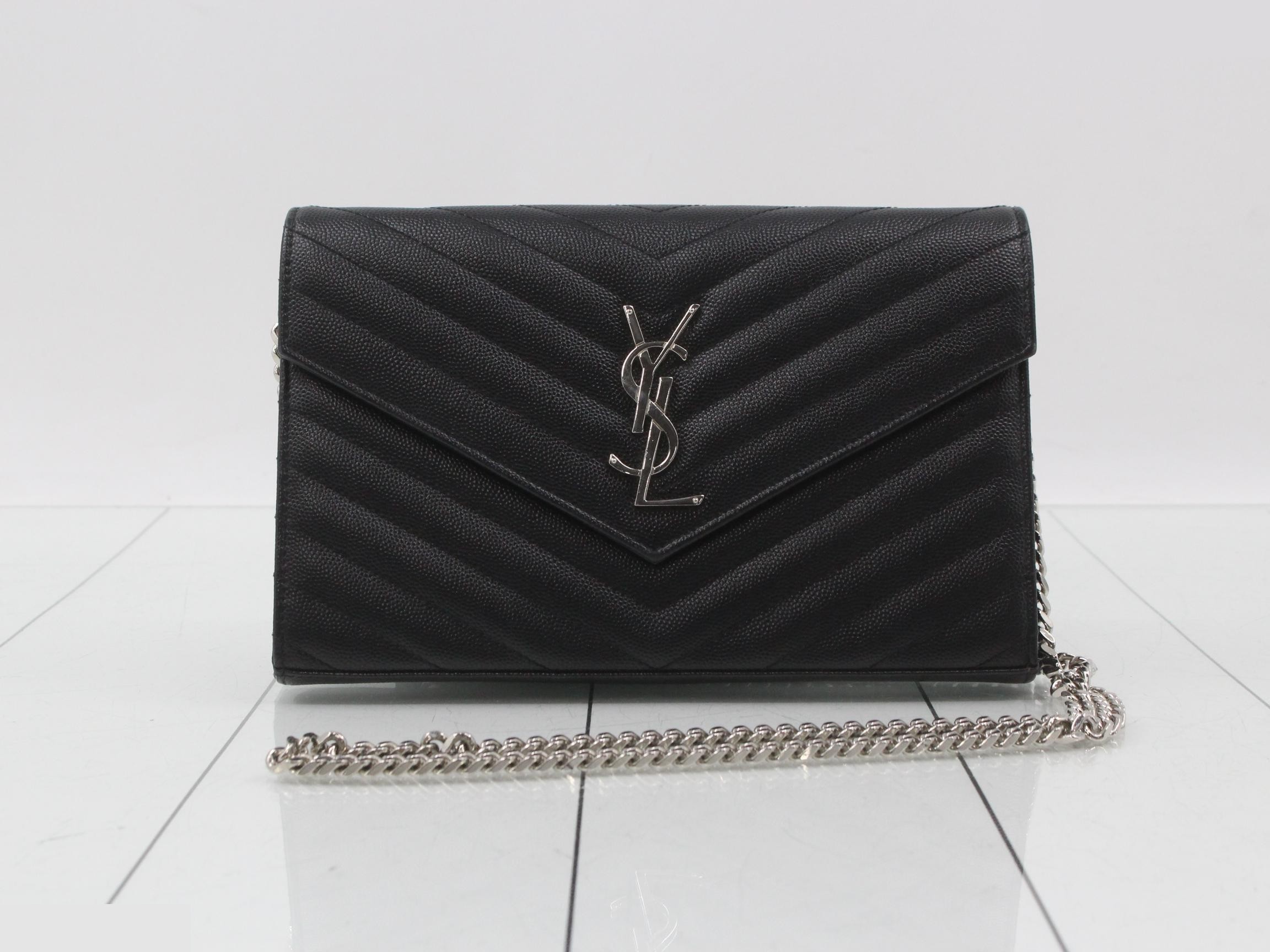 Bag/Shoulder Bag Cassandra Leather Black Silver Hardware V-stitch