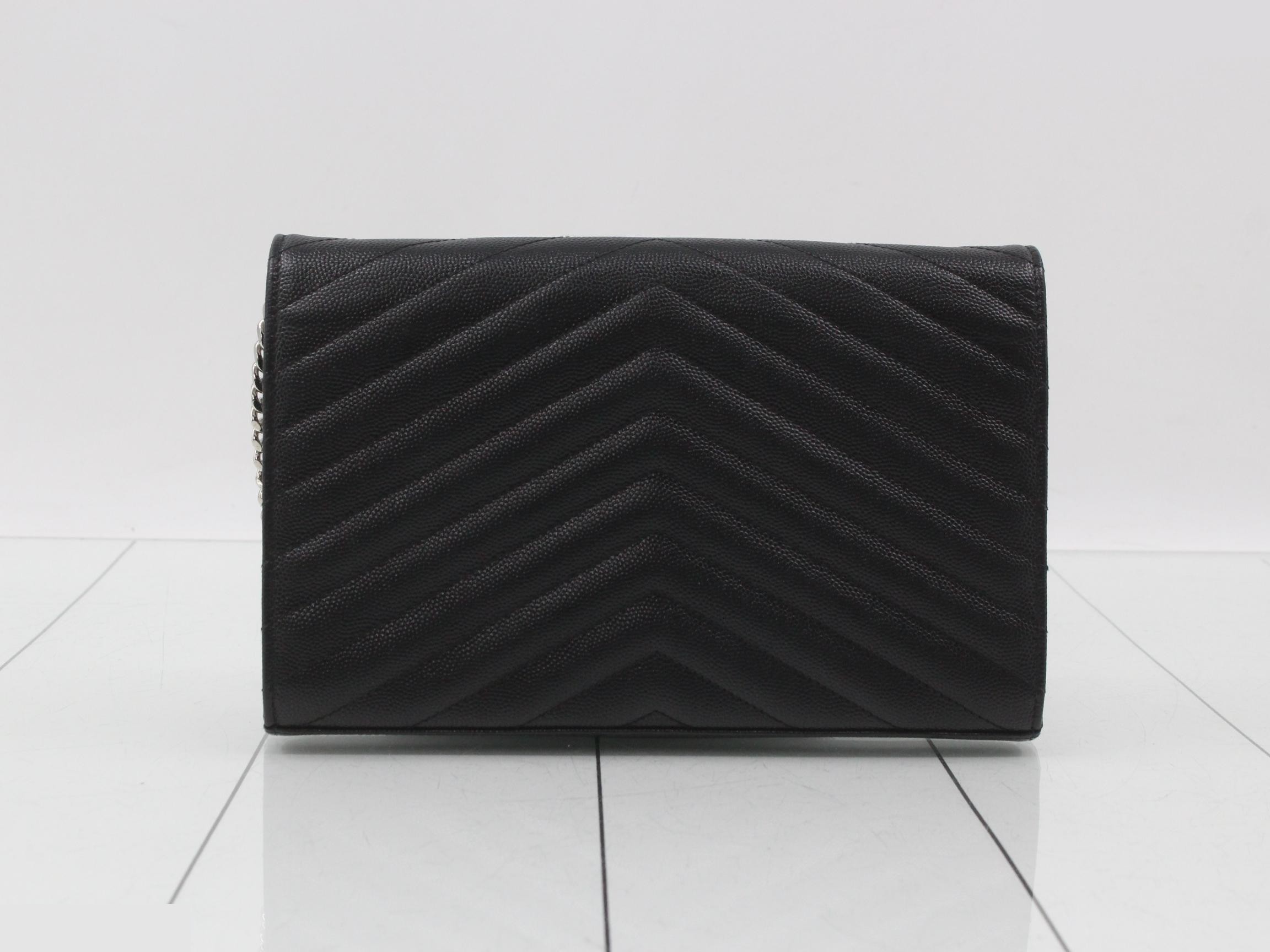 Bag/Shoulder Bag Cassandra Leather Black Silver Hardware V-stitch — view 2