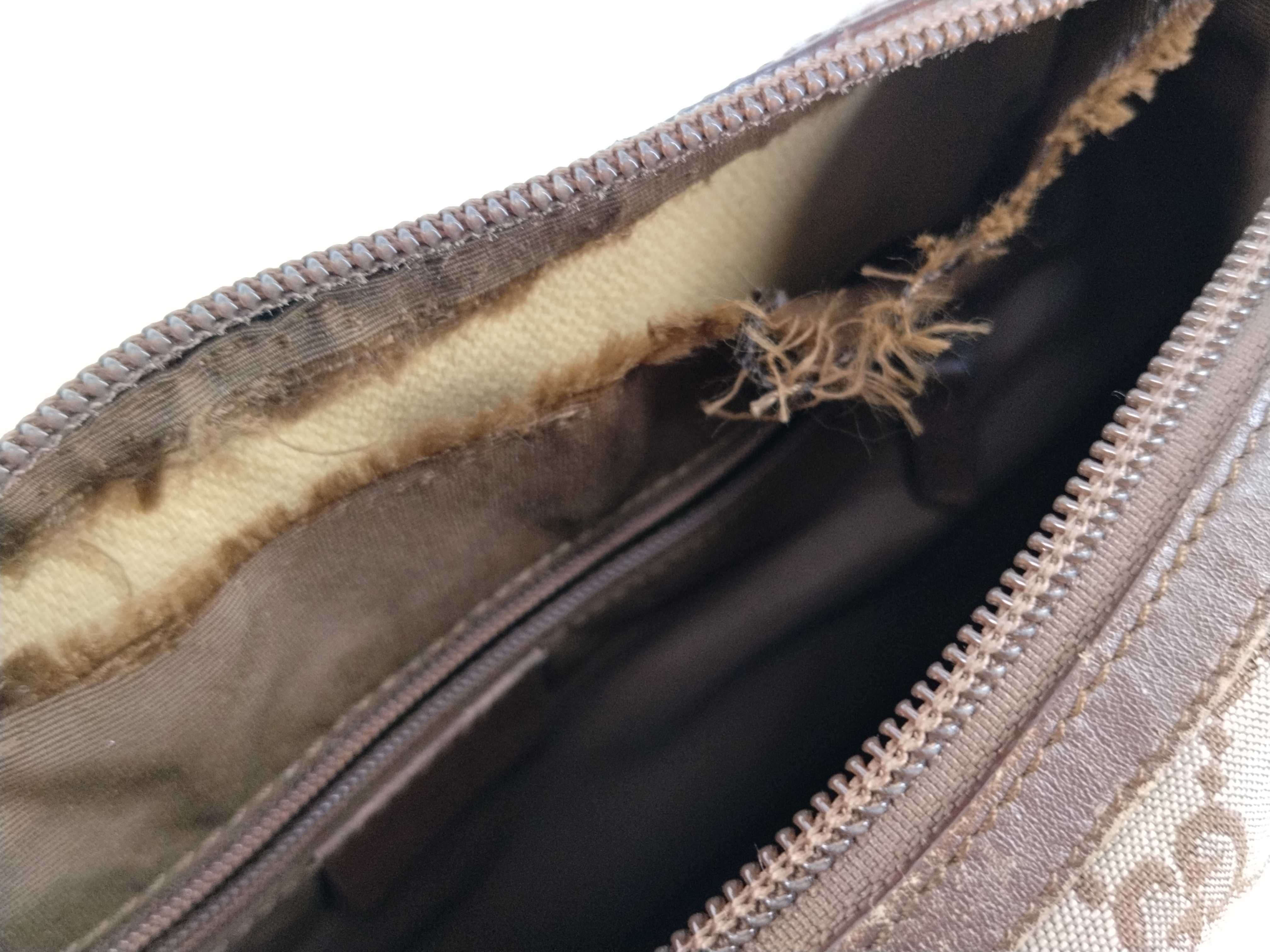 GG Canvas Shoulder Bag — view 11