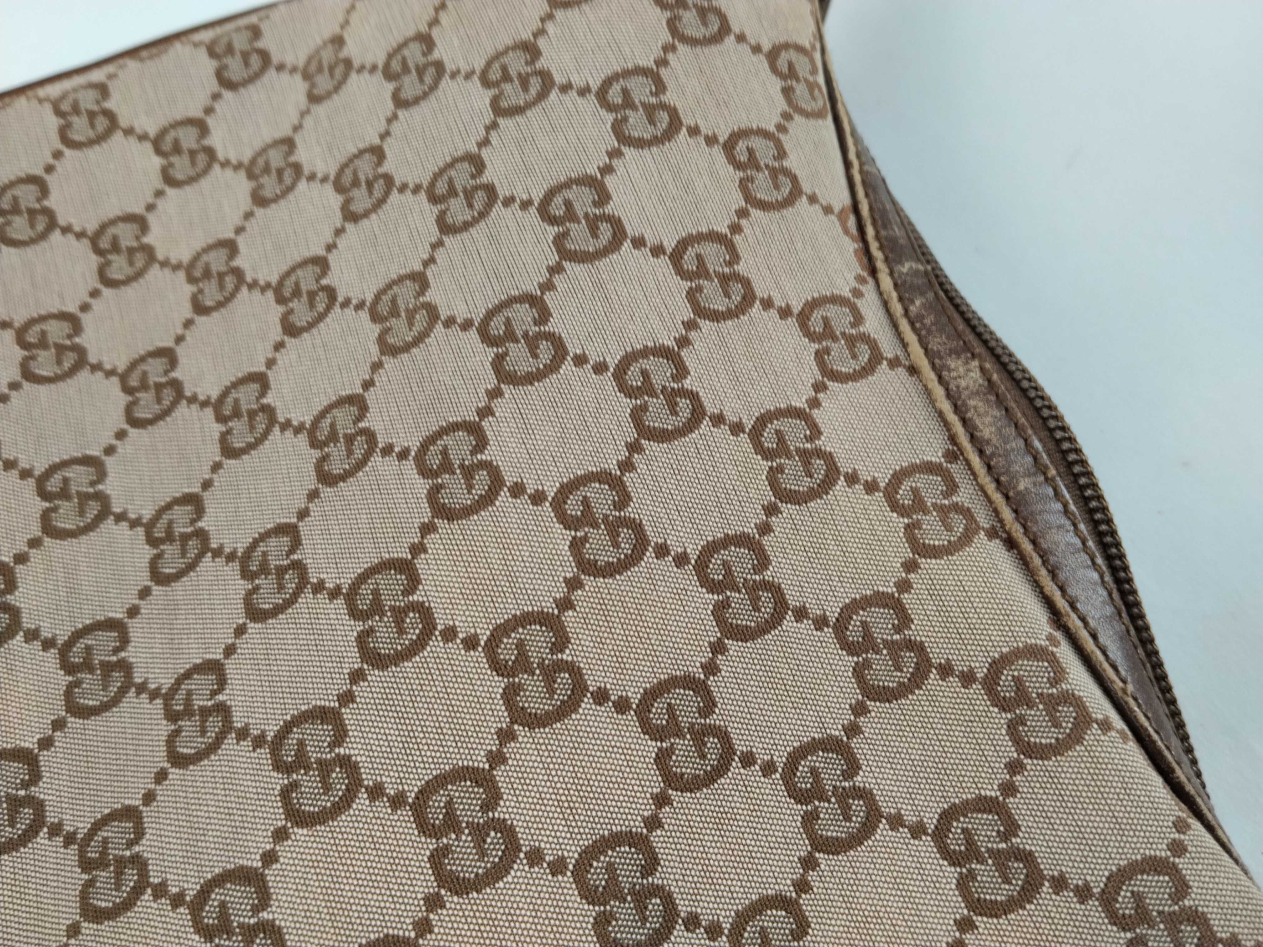 GG Canvas Shoulder Bag — view 14