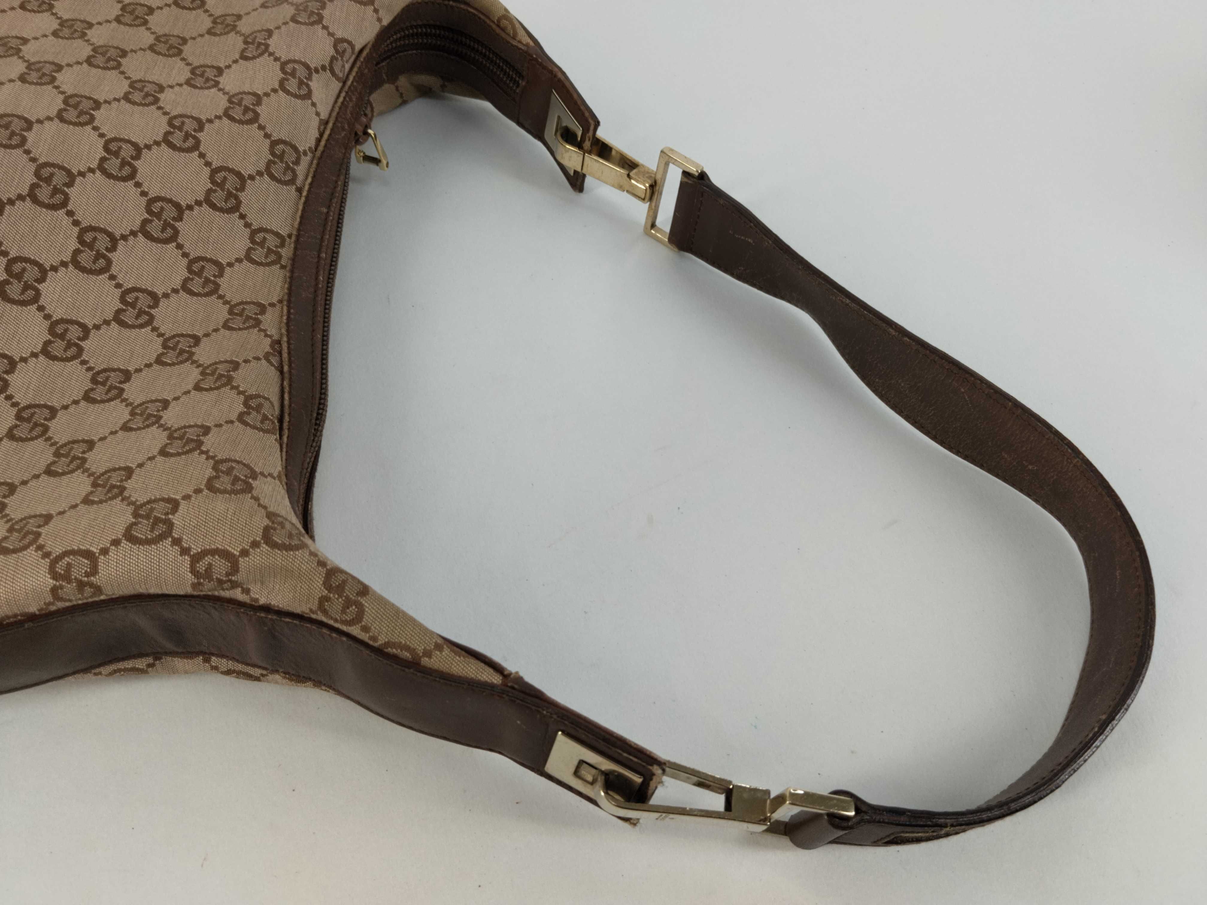 GG Canvas Shoulder Bag — view 3
