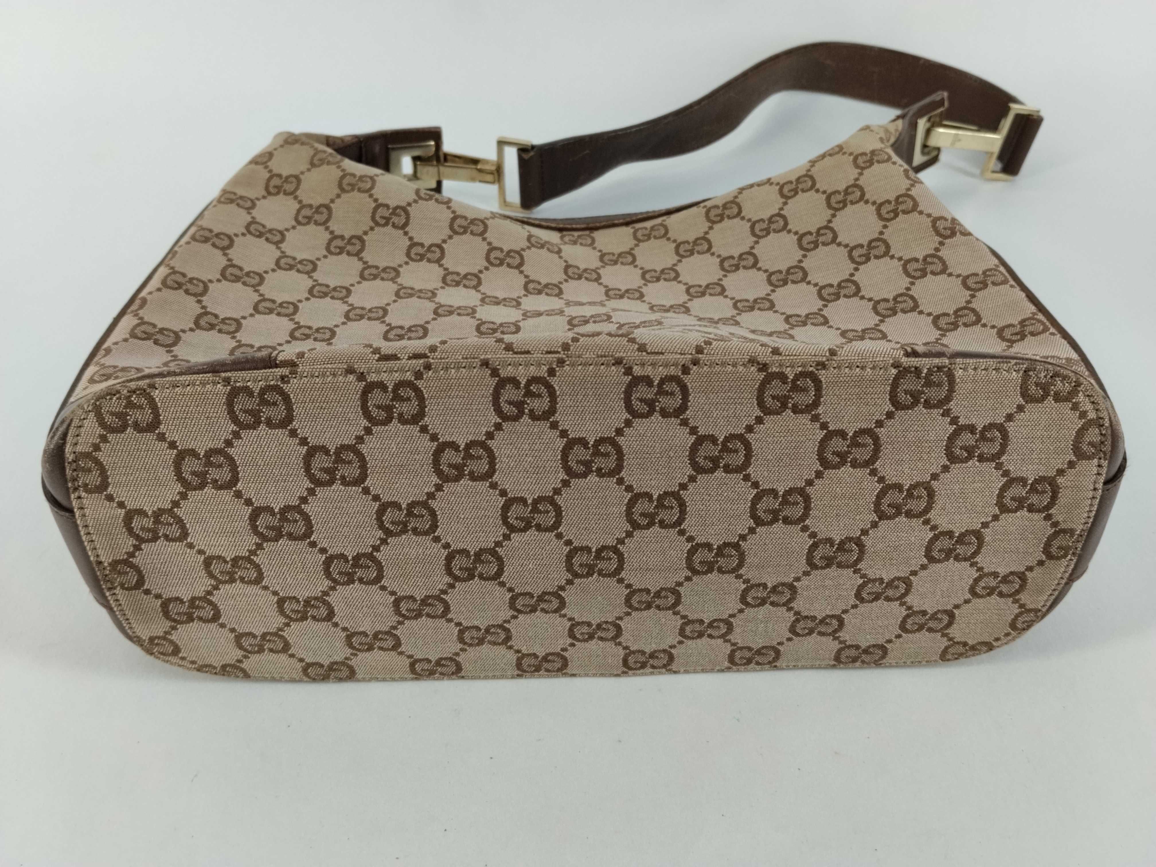 GG Canvas Shoulder Bag — view 7