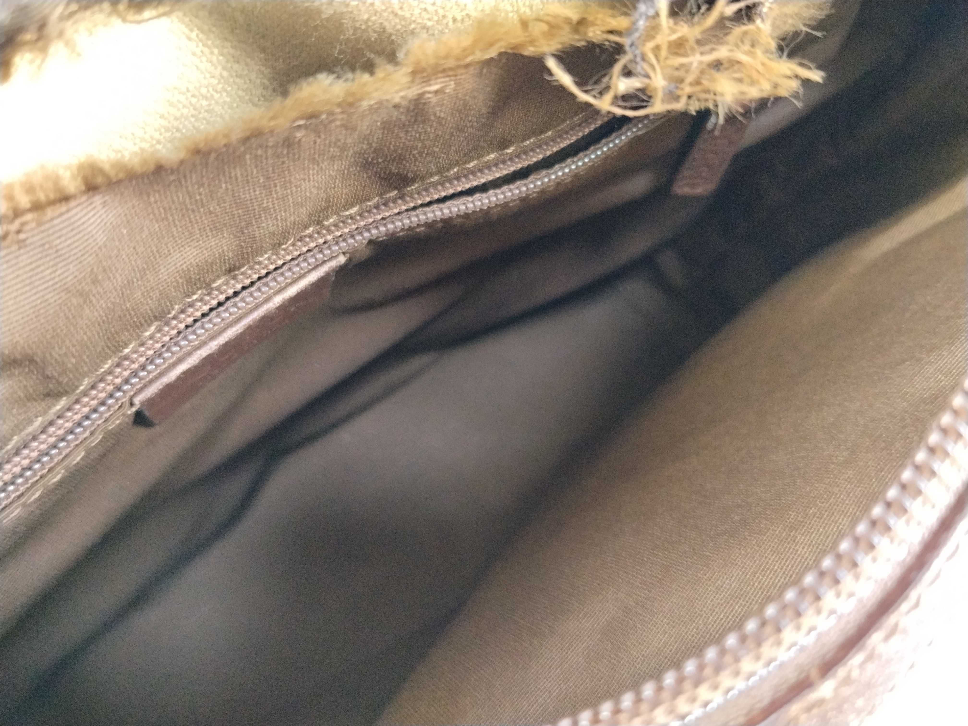 GG Canvas Shoulder Bag — view 10