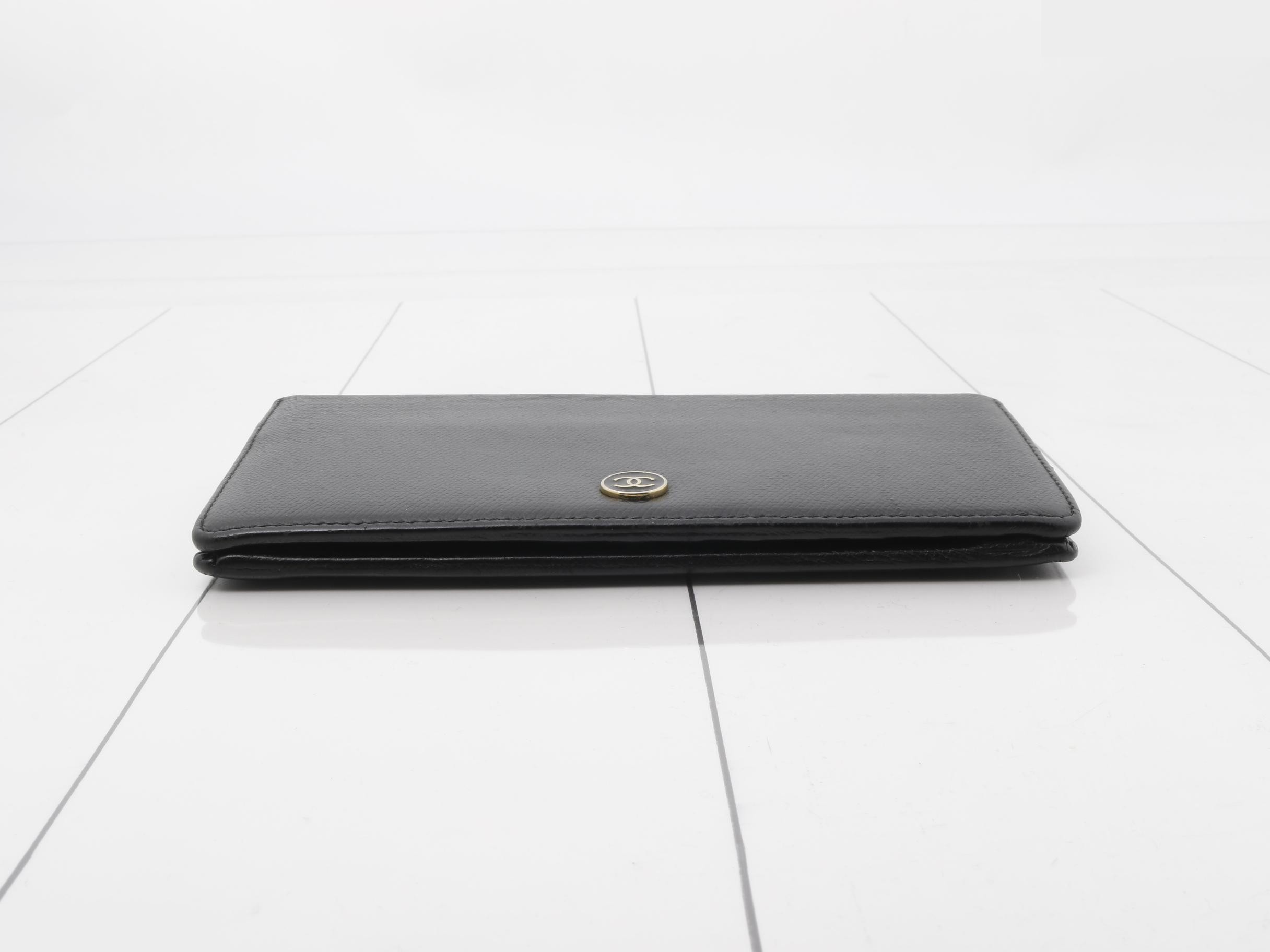 Bi-fold long wallet, calfskin, Coco button, black, S-type hardware. — view 3