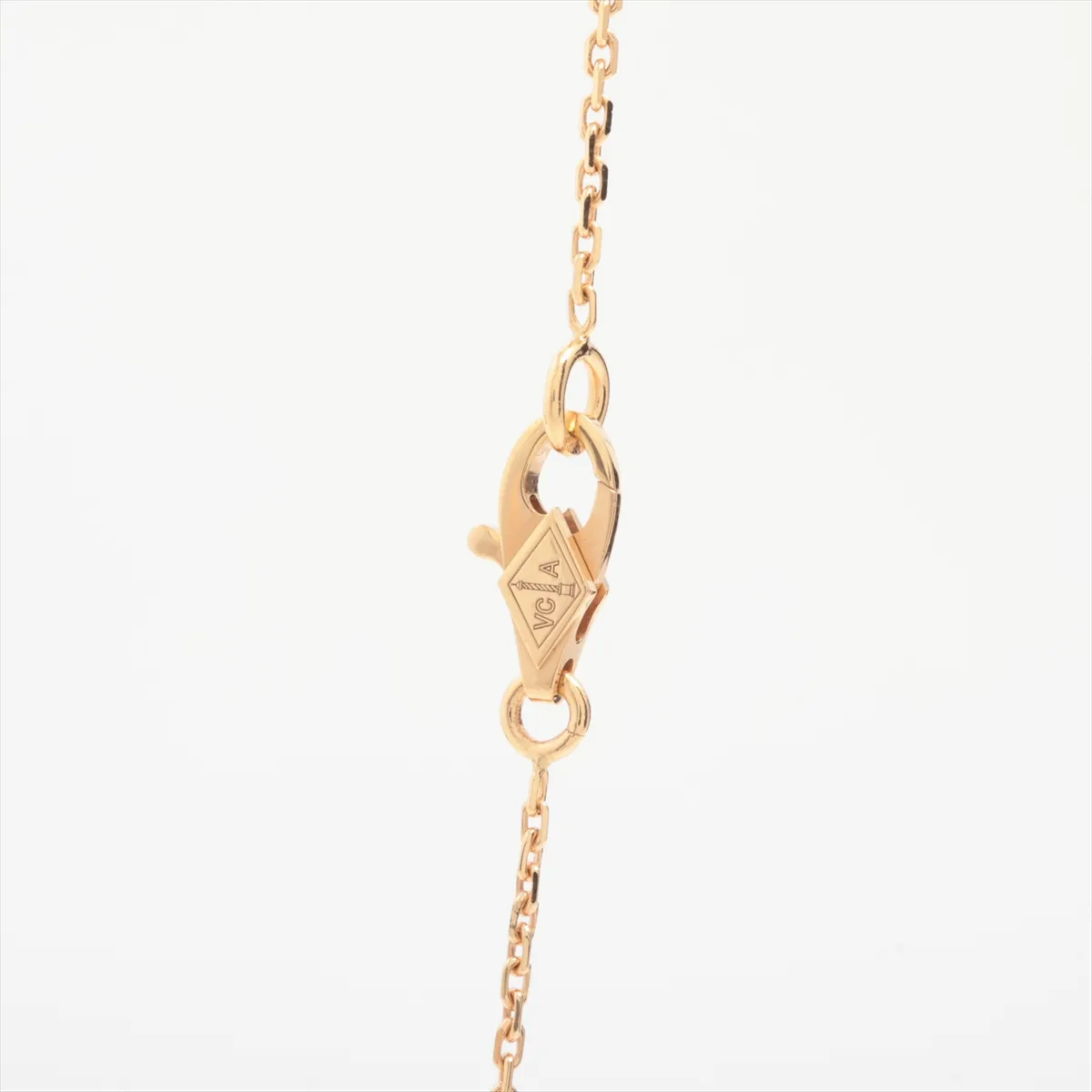 Sweet Alhambra Necklace 750 (PG) 3.2g JB639952 VCARO8DF00 — view 3