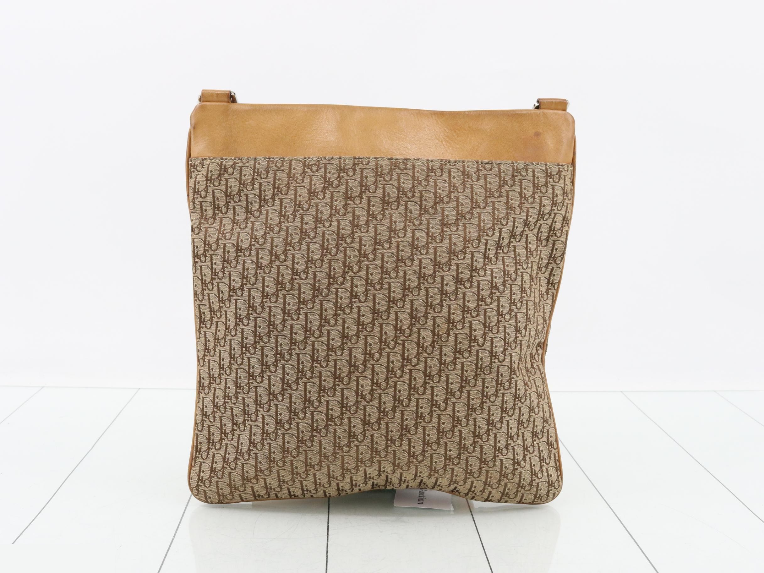 Trotter Street Chic Shoulder Bag — view 2