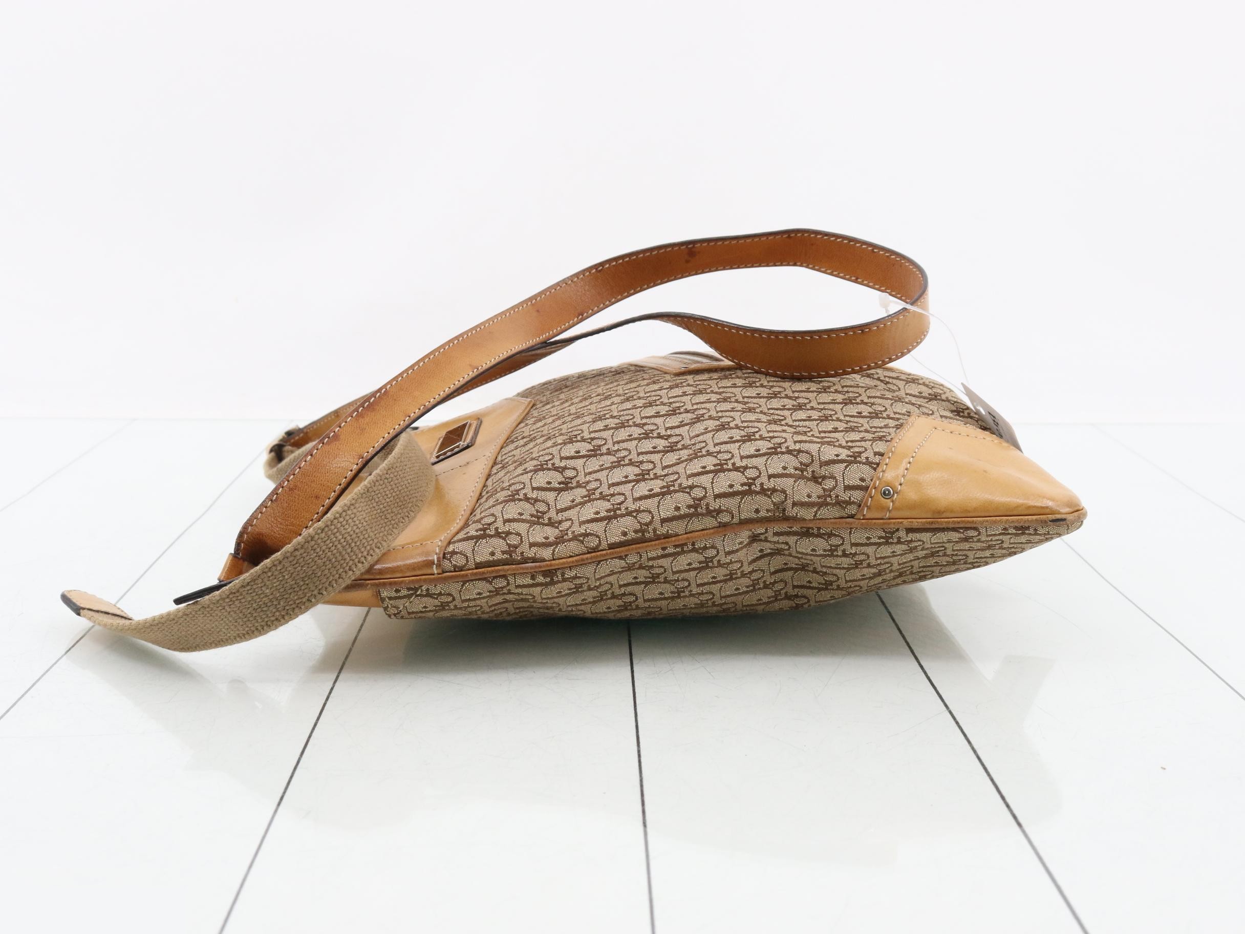 Trotter Street Chic Shoulder Bag — view 4