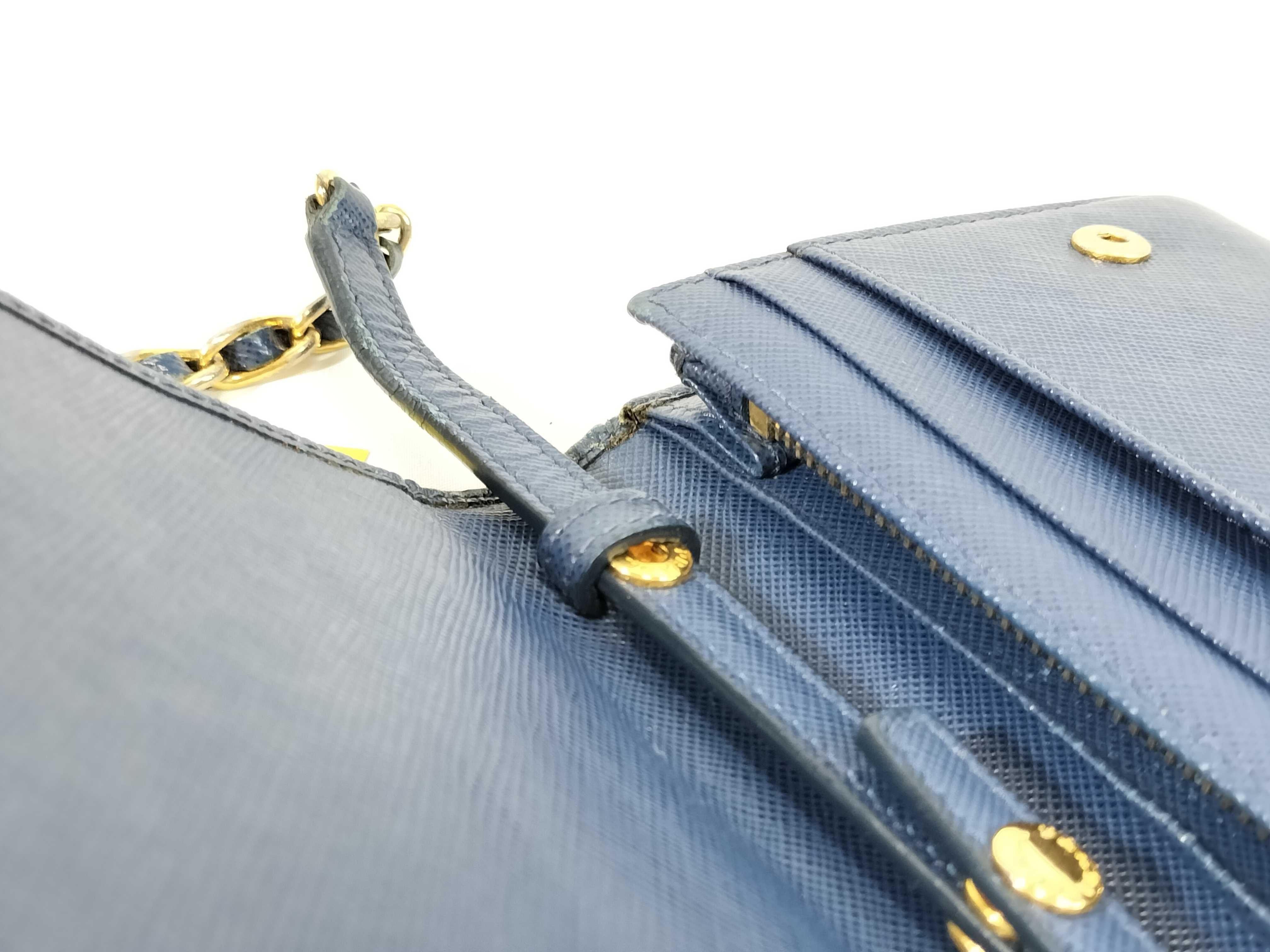 chain wallet, some wear inside, Saffiano leather shoulder bag. — view 9