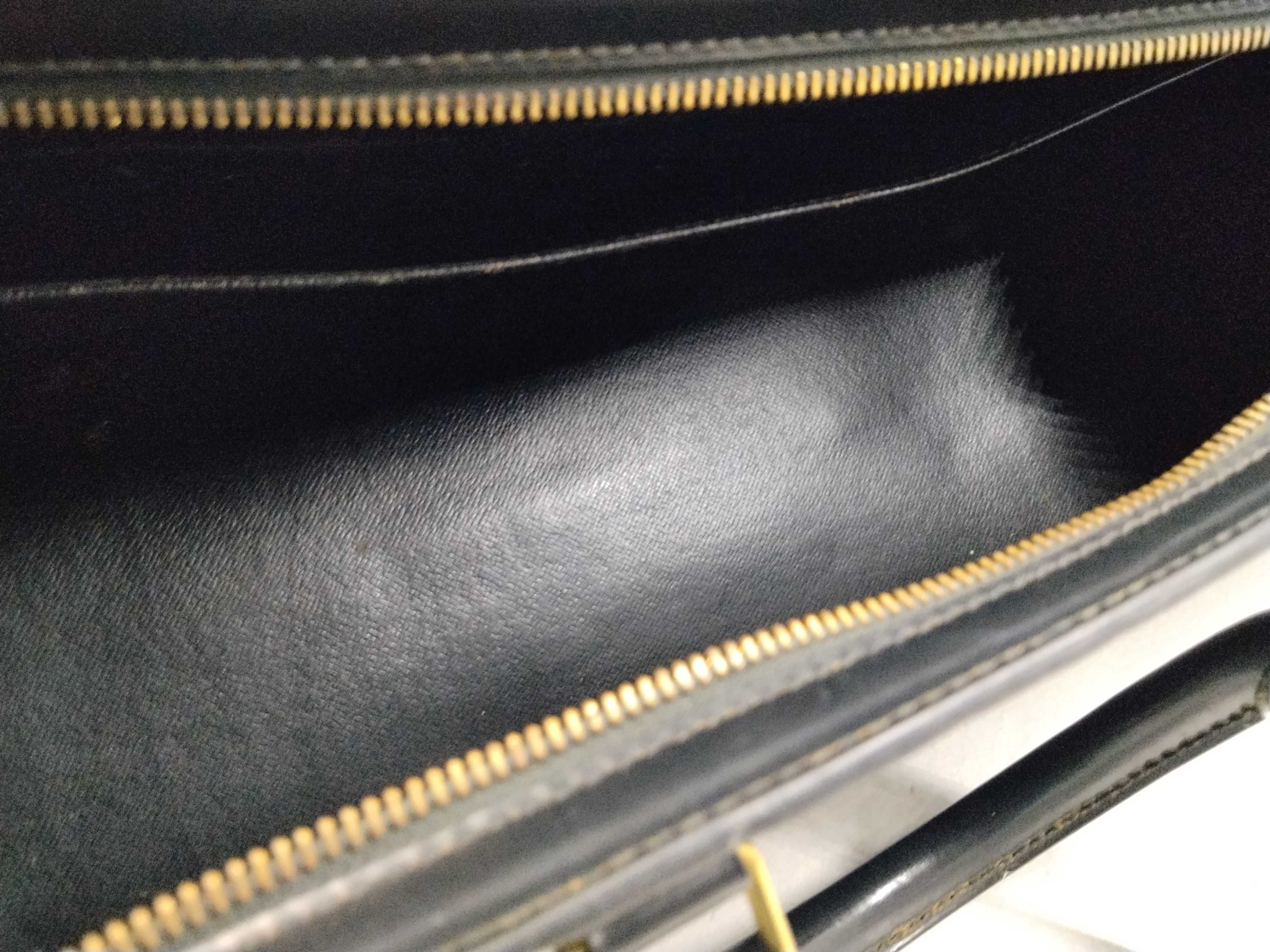 Epi M52092 Sac Triangle Handbag — view 12