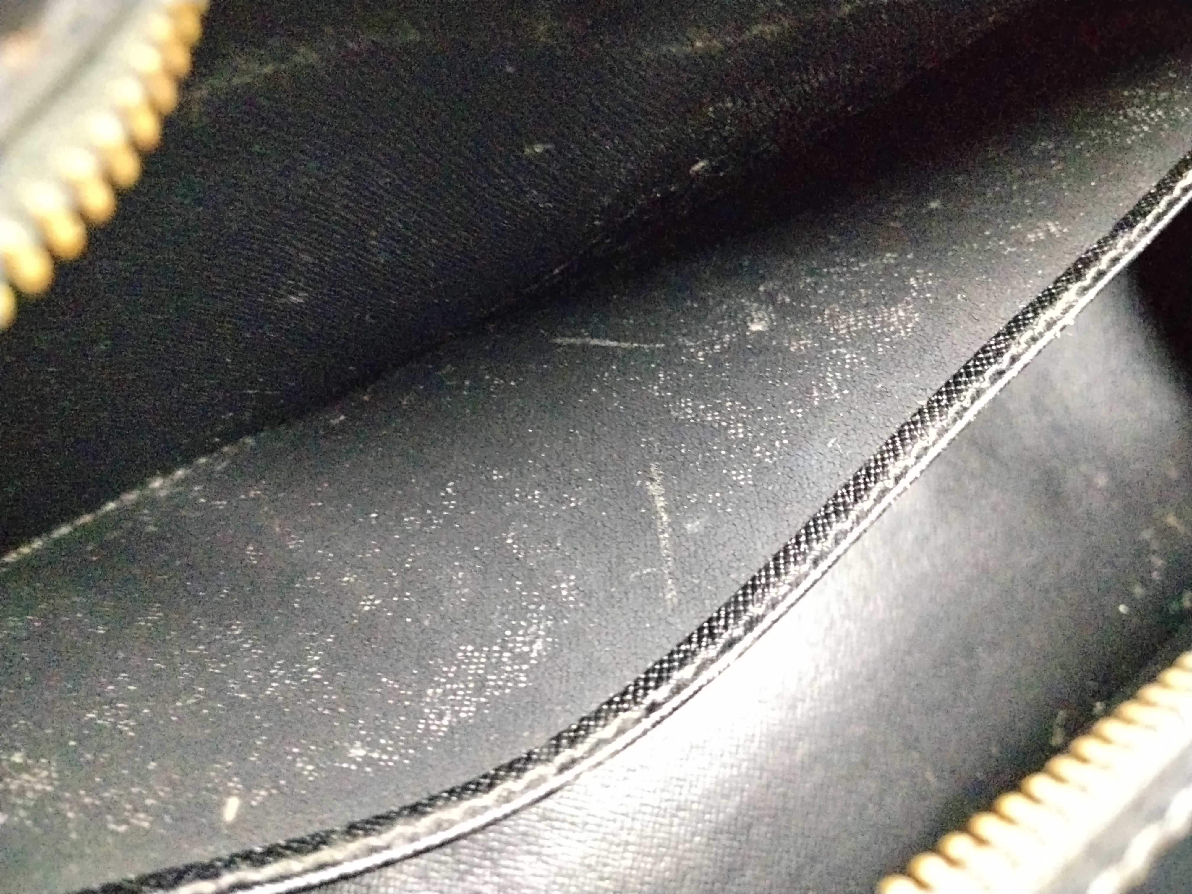 Epi M52092 Sac Triangle Handbag — view 13