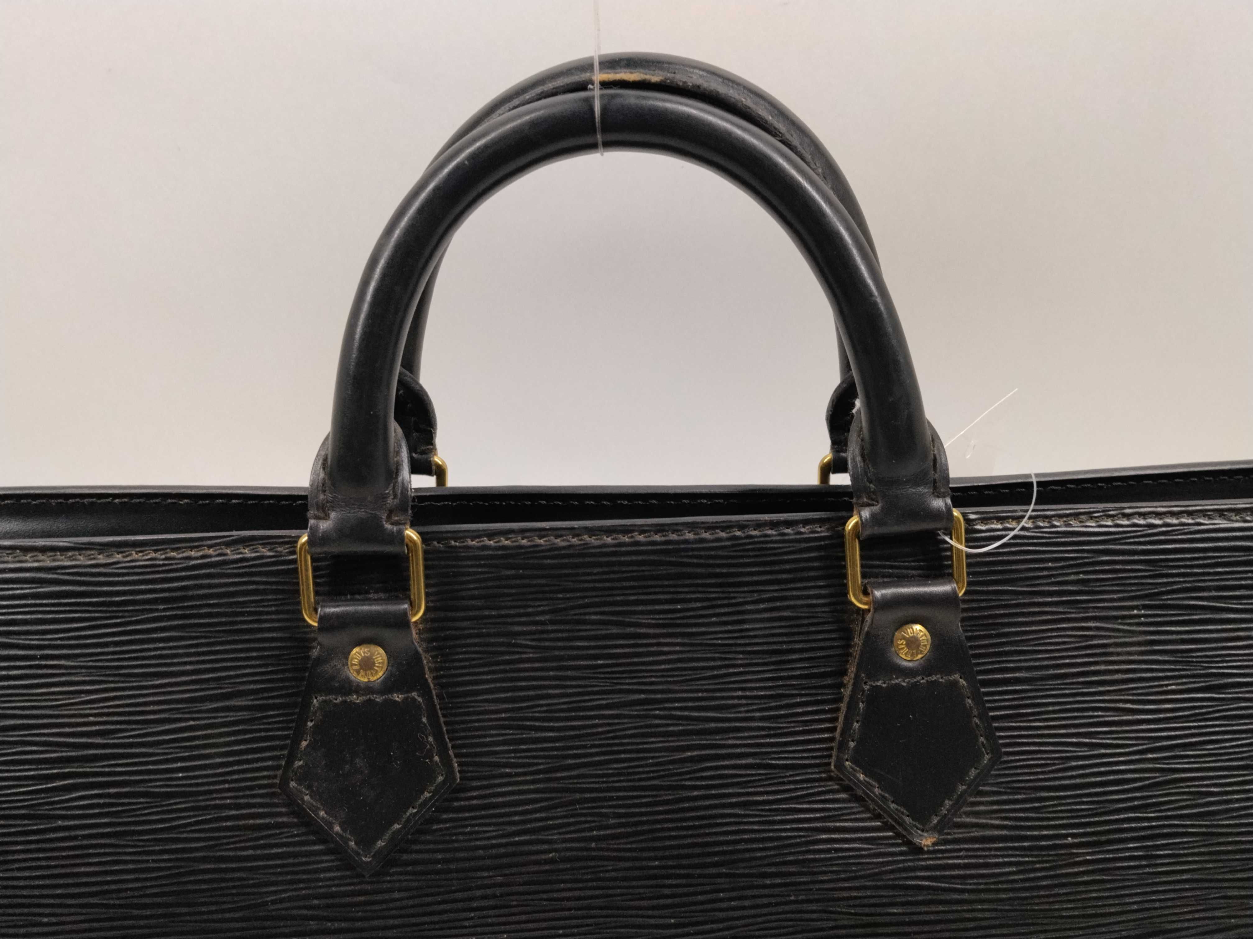 Epi M52092 Sac Triangle Handbag — view 4