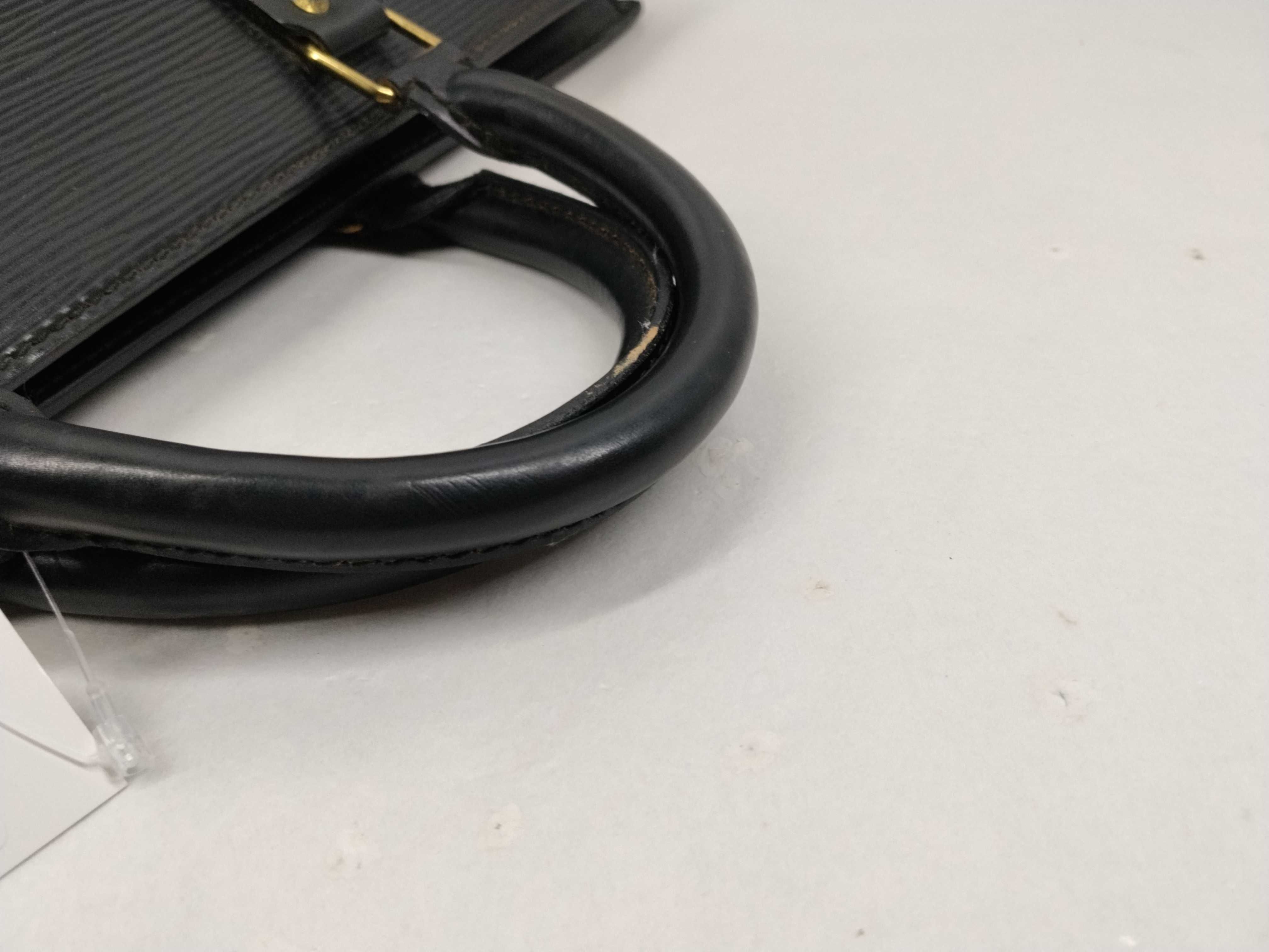 Epi M52092 Sac Triangle Handbag — view 6