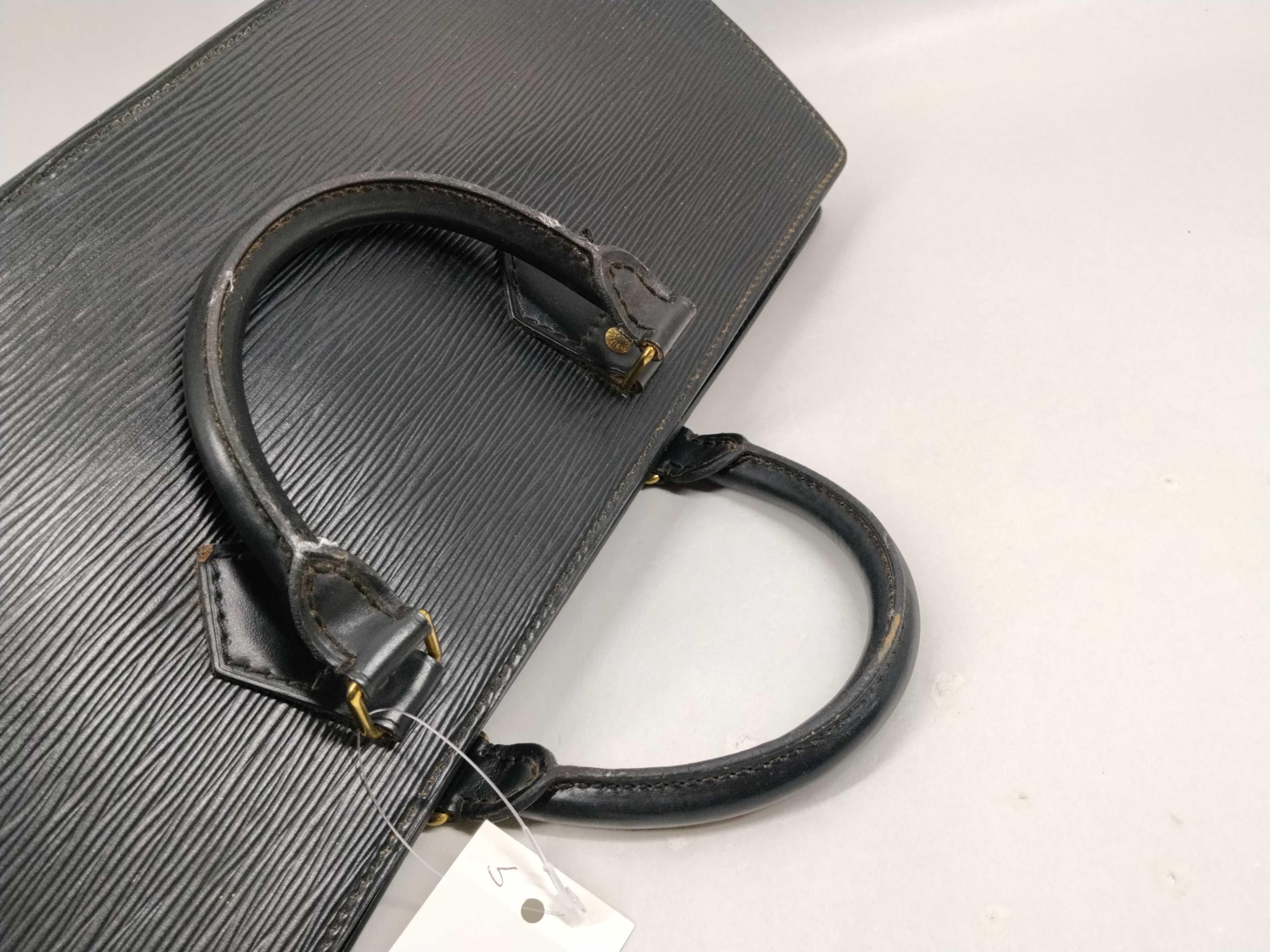 Epi M52092 Sac Triangle Handbag — view 7