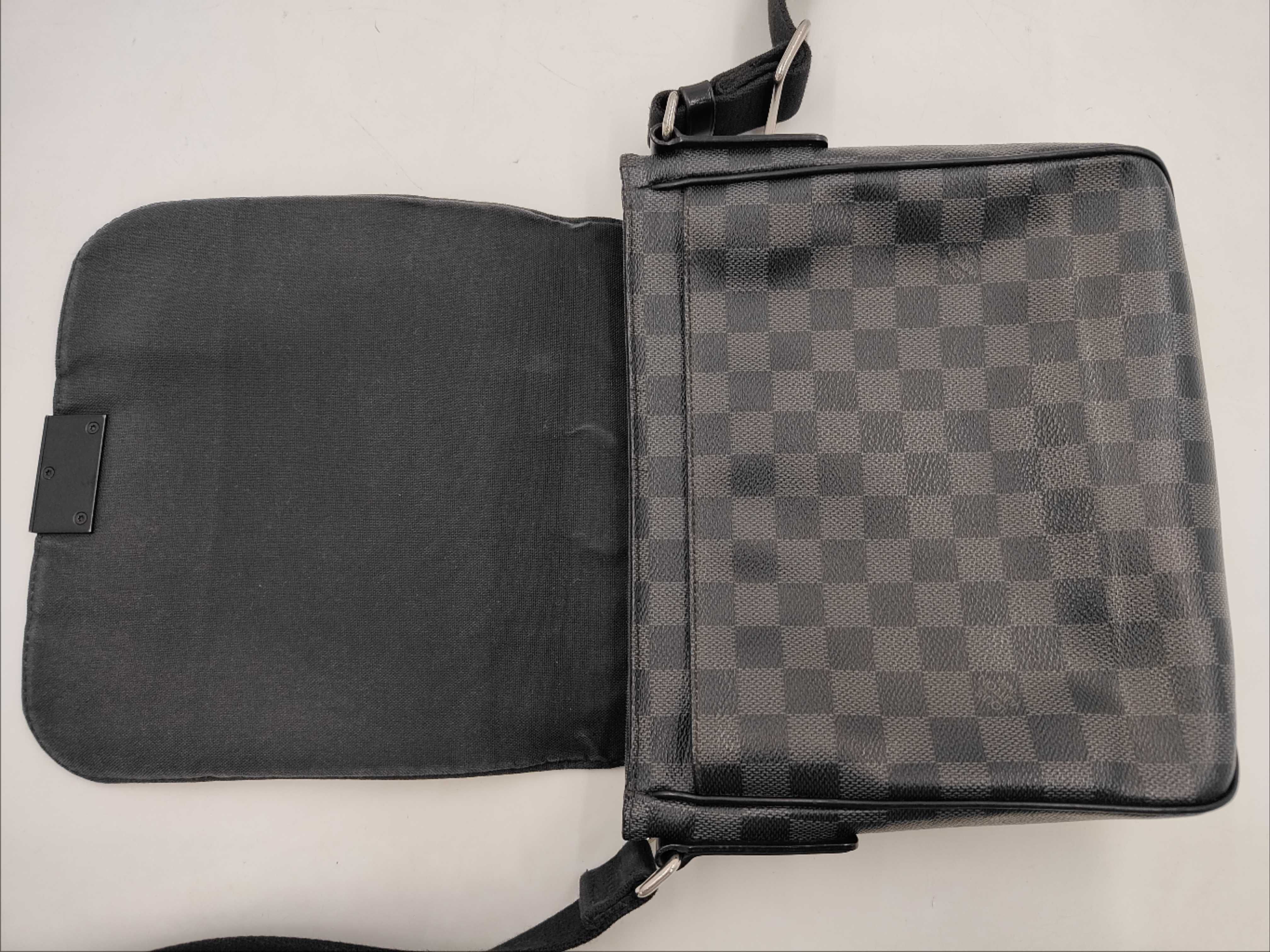 Damier Graphite District PM N41260 Black Shoulder Bag — view 9