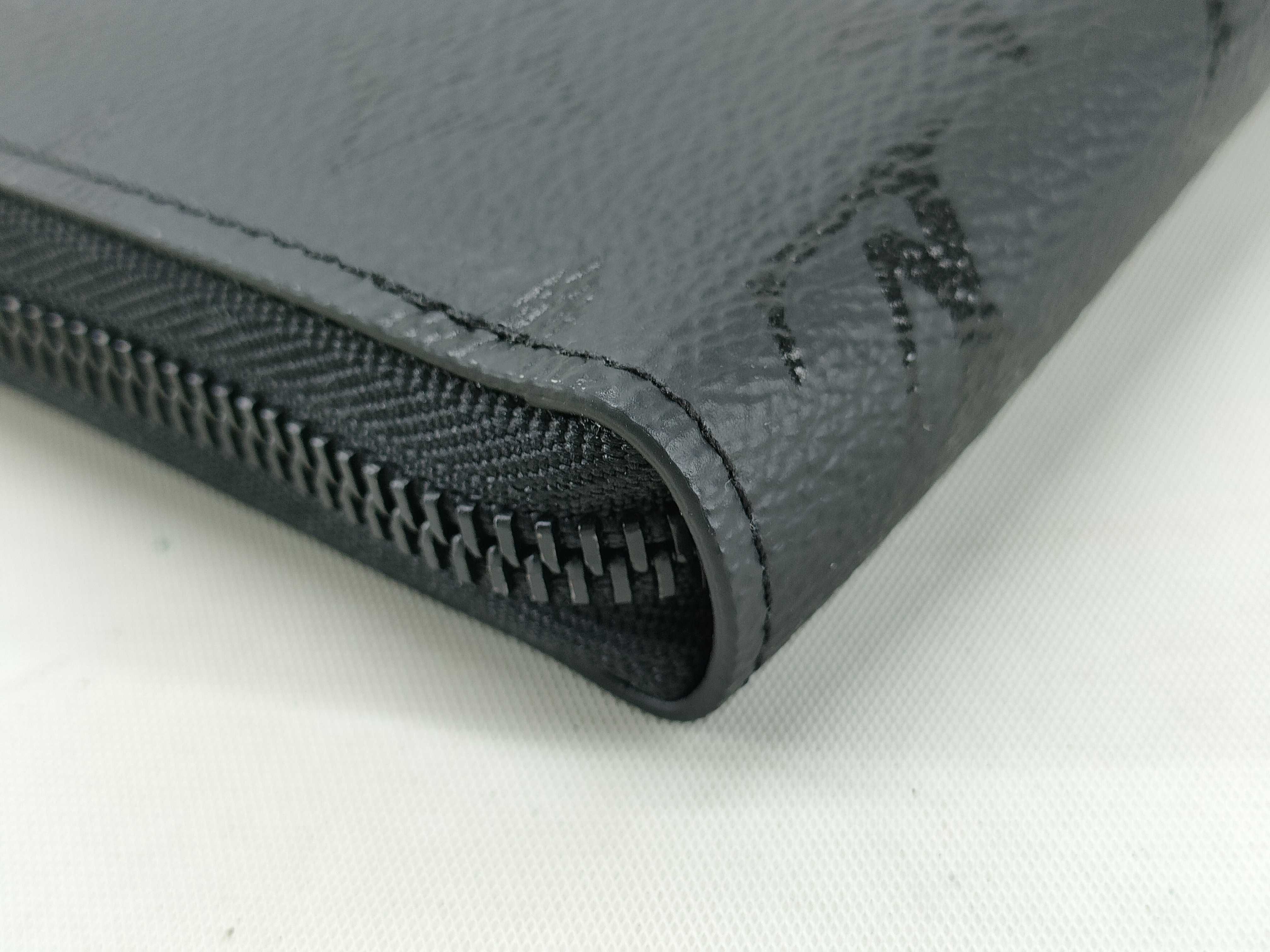 M28048/Zippy Wallet Horizontal/Long Wallet/Monogram Midnight/RFID Wallet — view 3