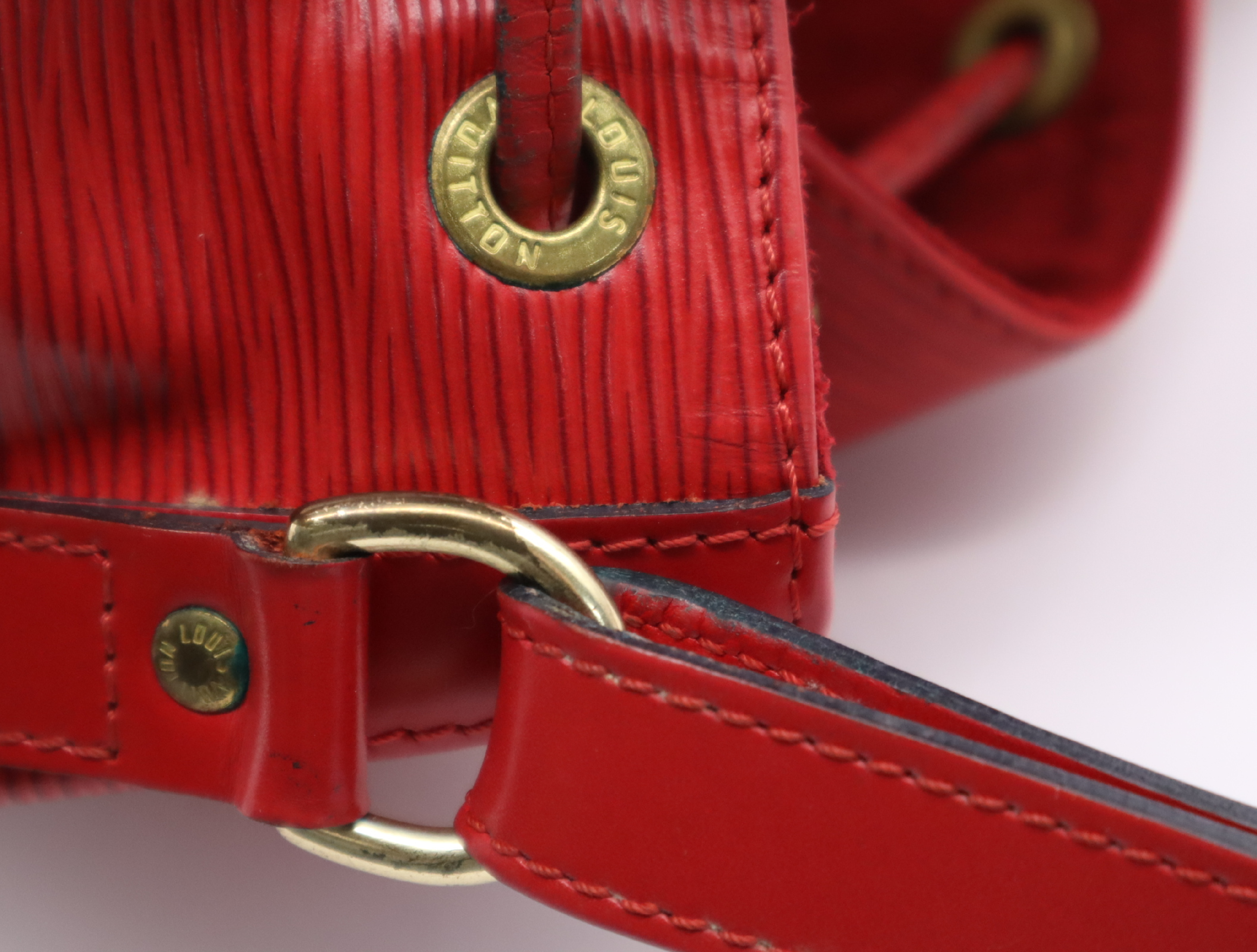 M44107 Epi Petit Noe Castilian Red Shoulder Bag — view 8
