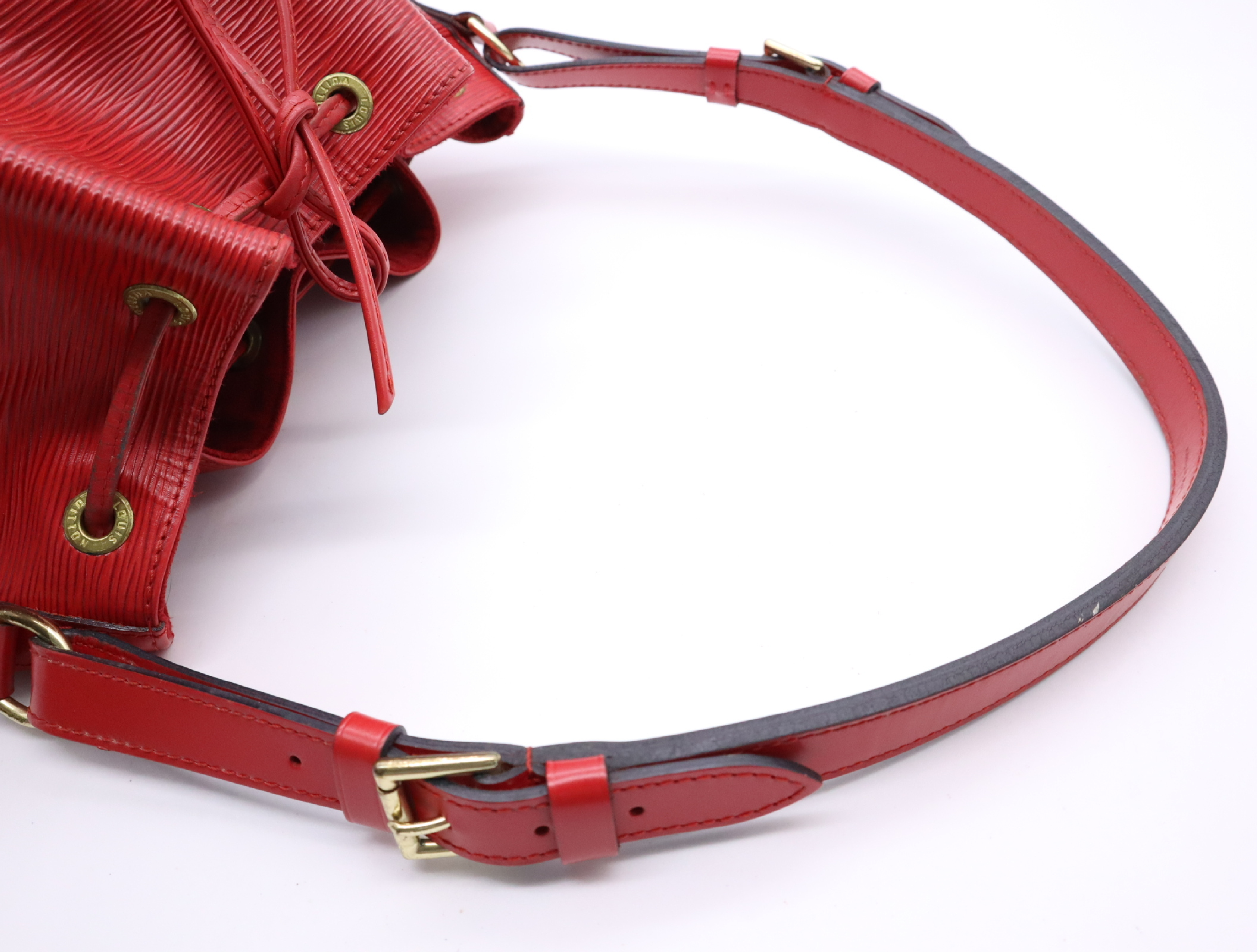 M44107 Epi Petit Noe Castilian Red Shoulder Bag — view 10