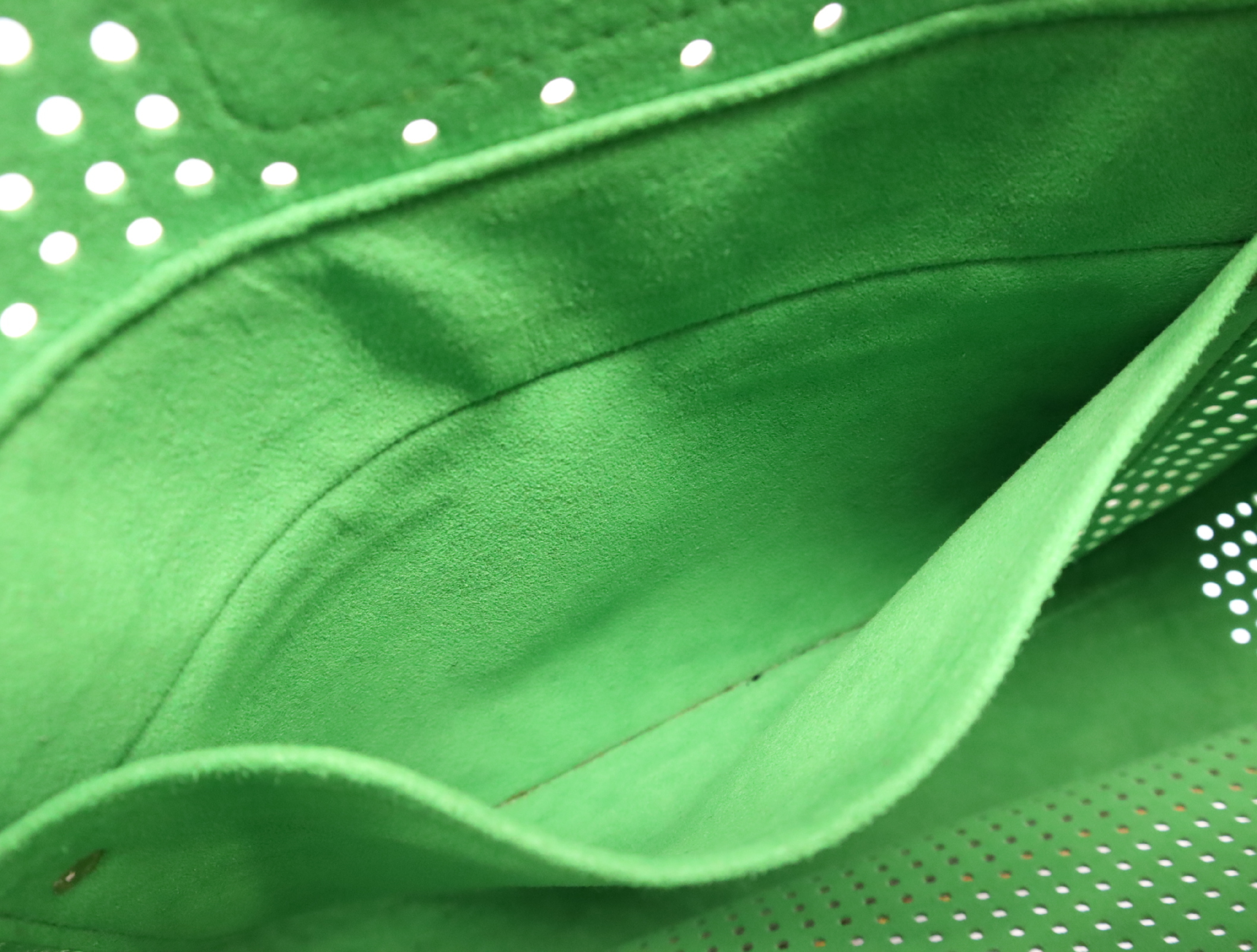 M95173 Perfo Musette Vert Shoulder Bag with Dust Bag — view 12
