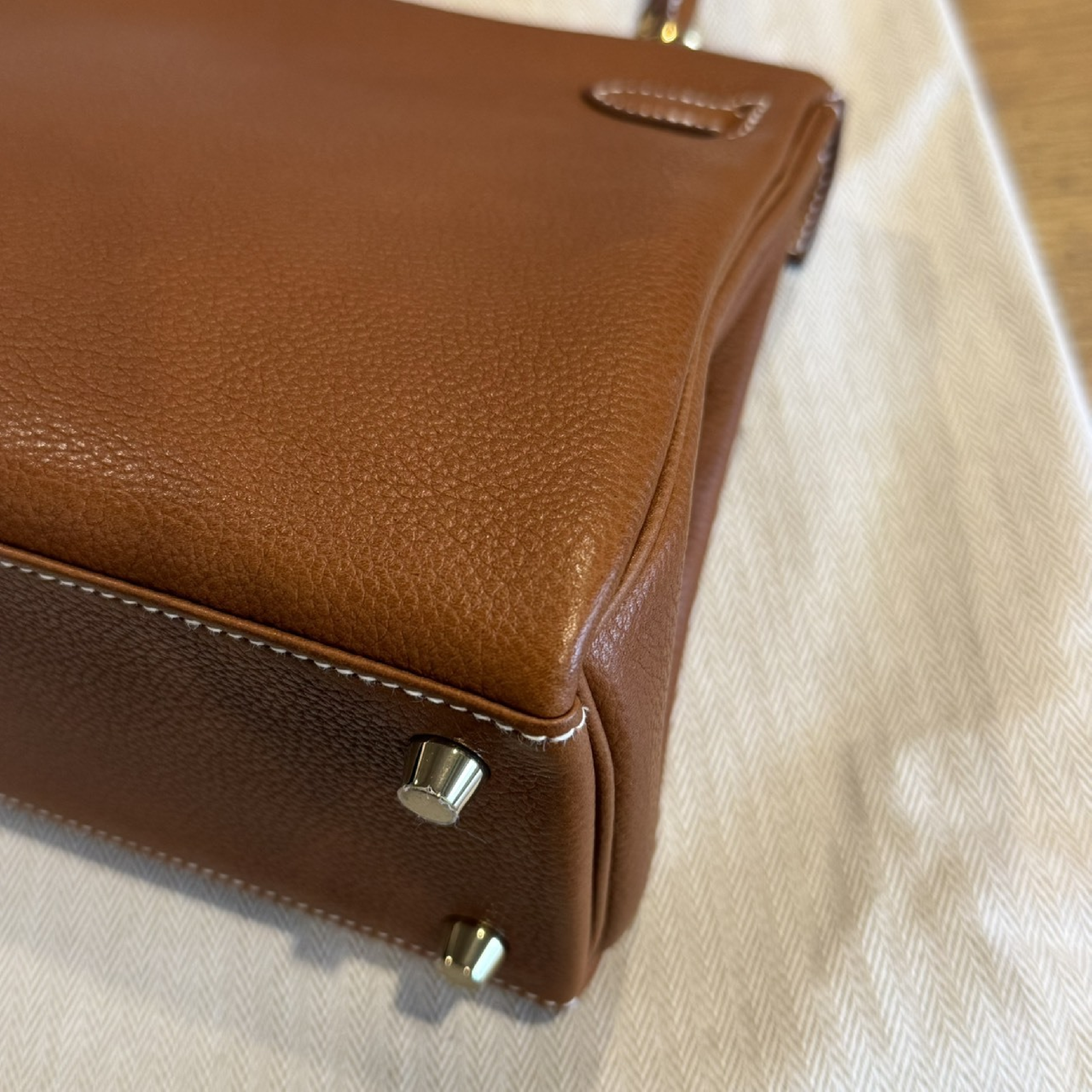 Kelly Retourne25 Fauve Barenia Faubourg Calfskin GHW G stamp Handbag — view 10