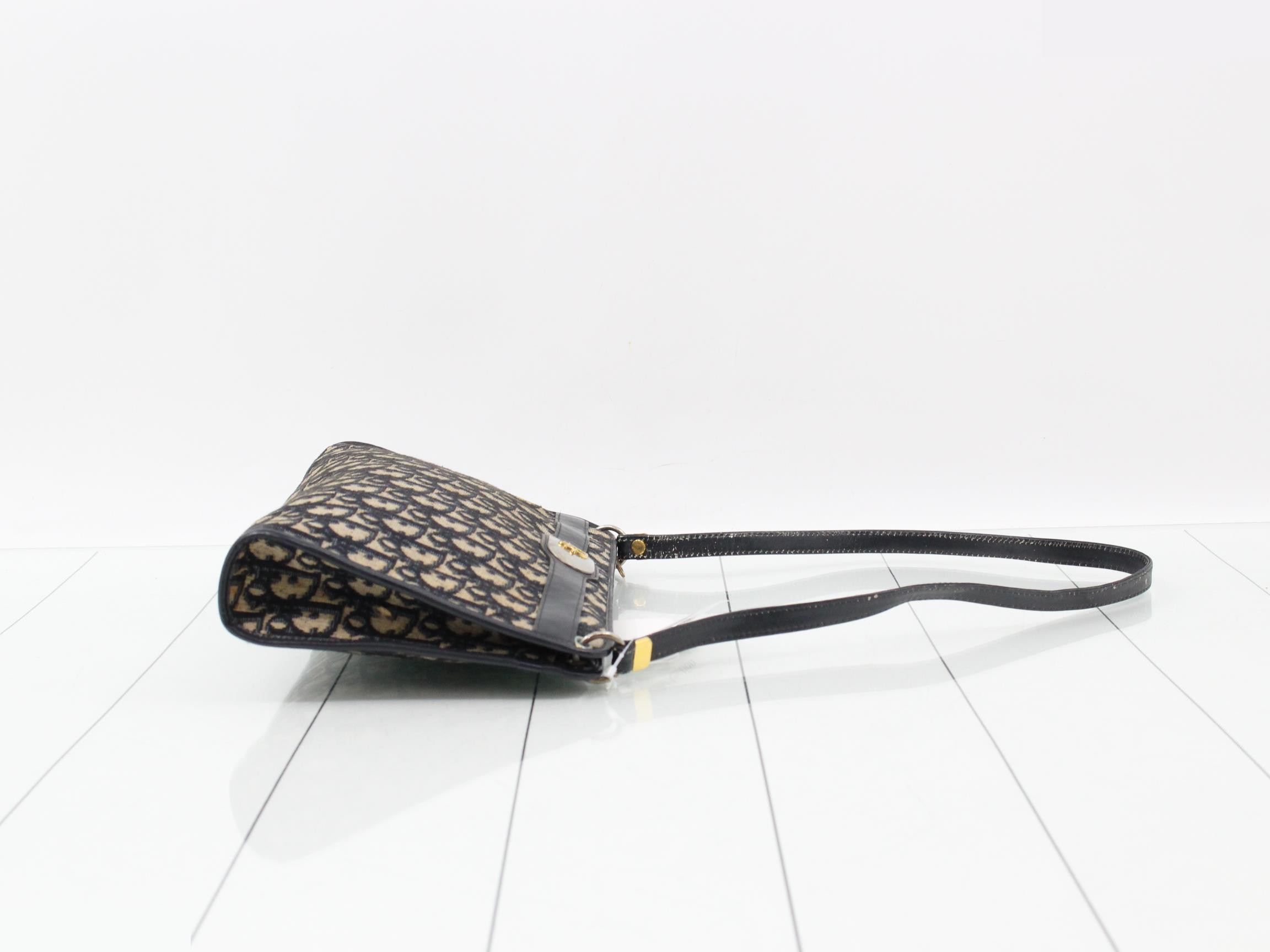Shoulder bag — view 3