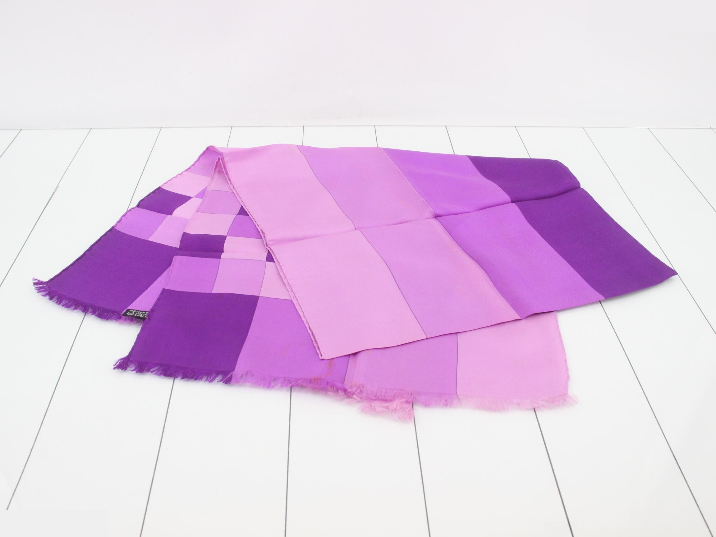 Scarf with tag — view 3