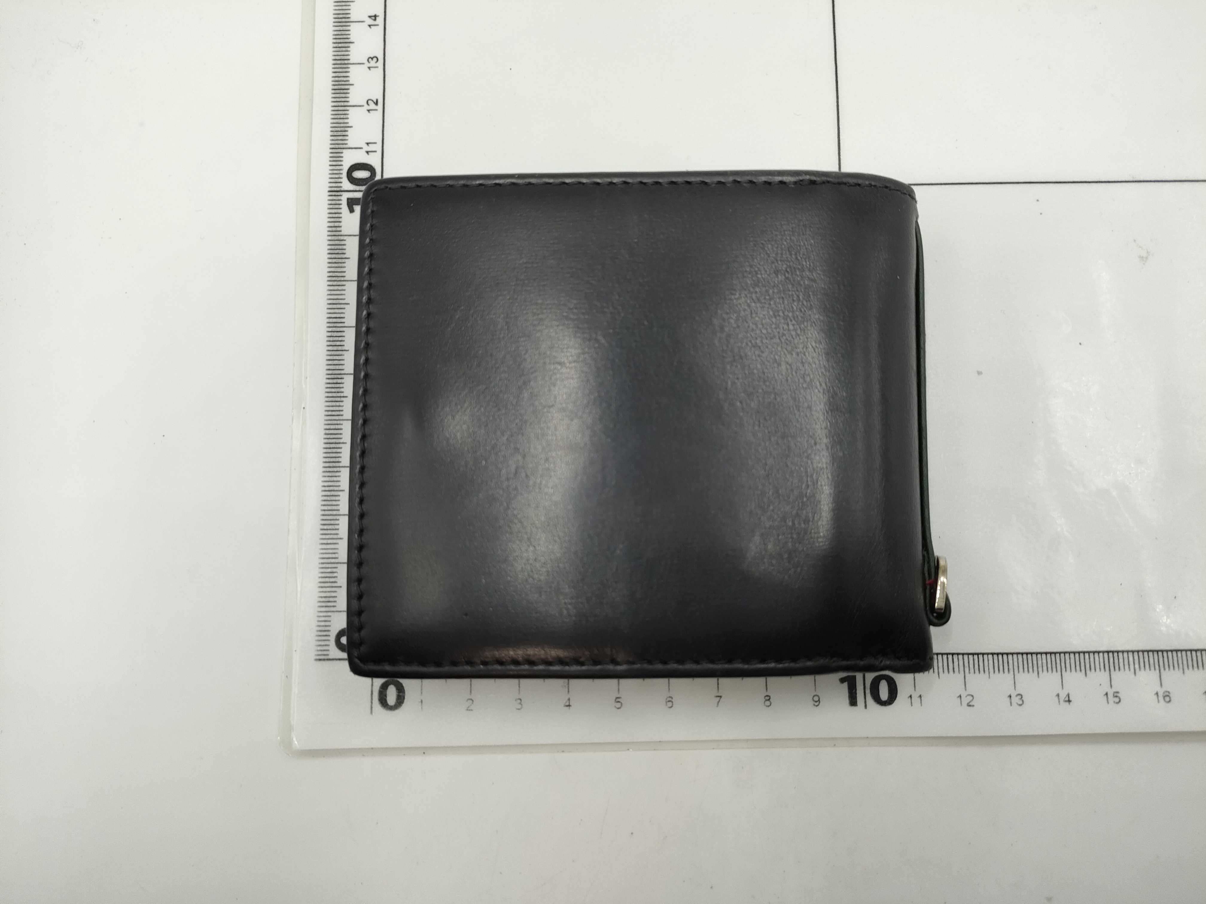 wallet — view 2