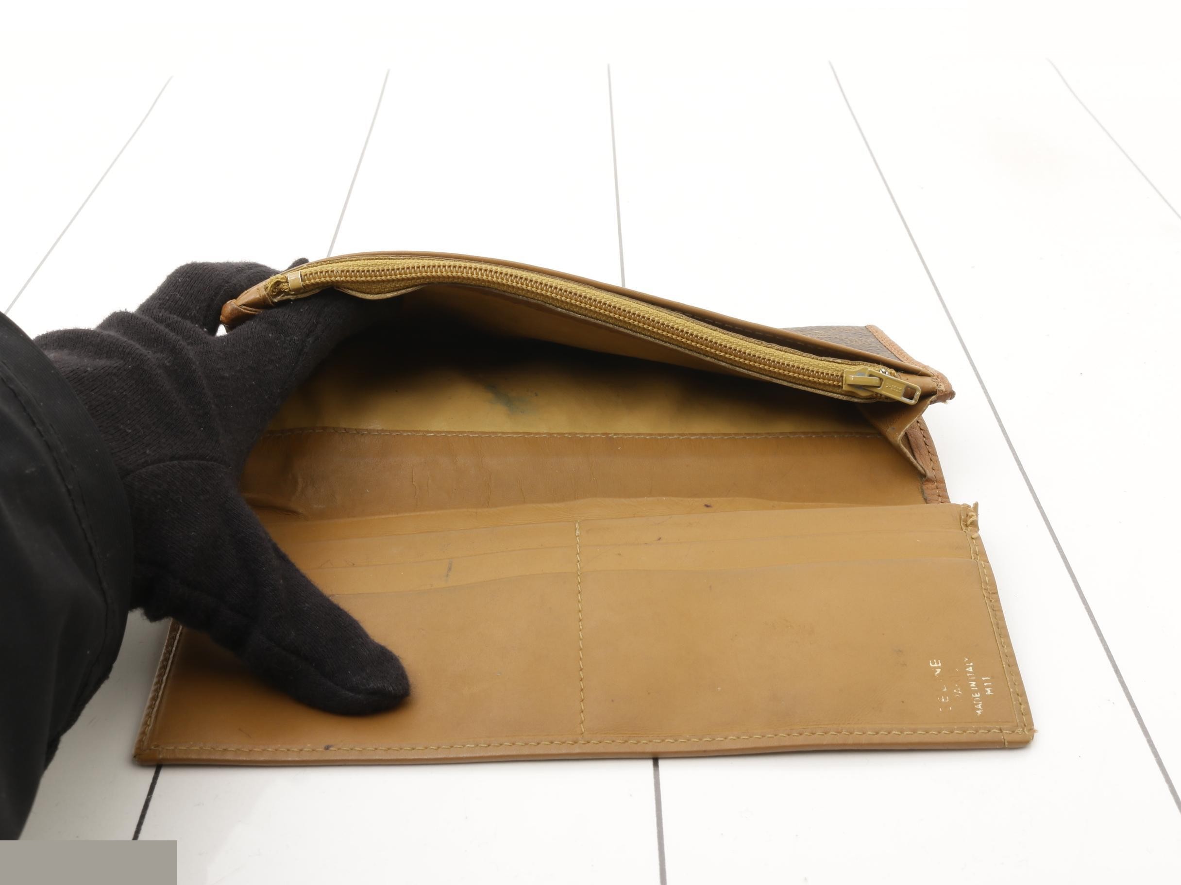 Other lines: Bags and Wallets — view 4
