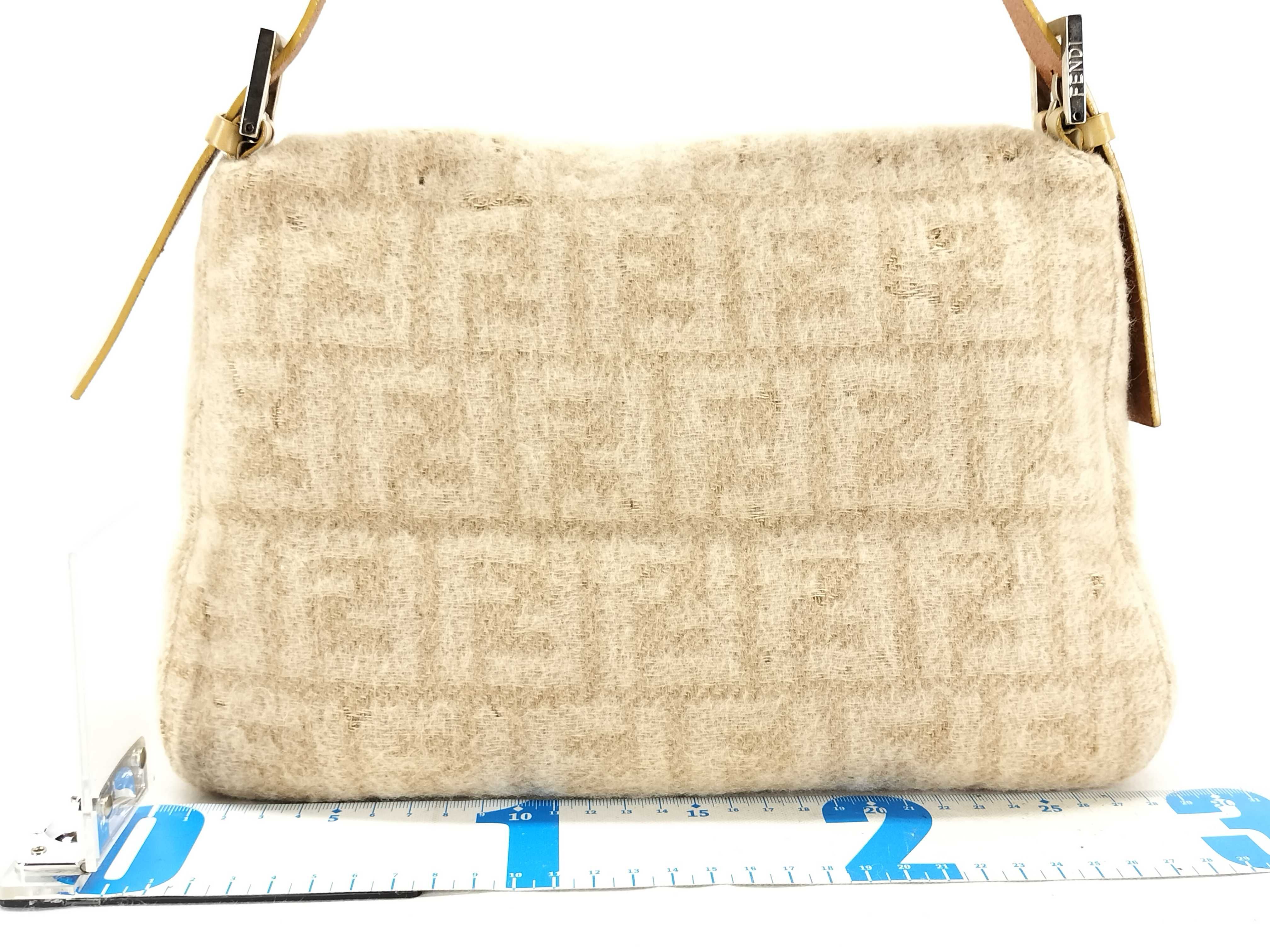 Zucca pattern Fendi Mamma Bucket one-shoulder bag, wool, 2305.26325.009, beige, Zucca shoulder bag — view 2