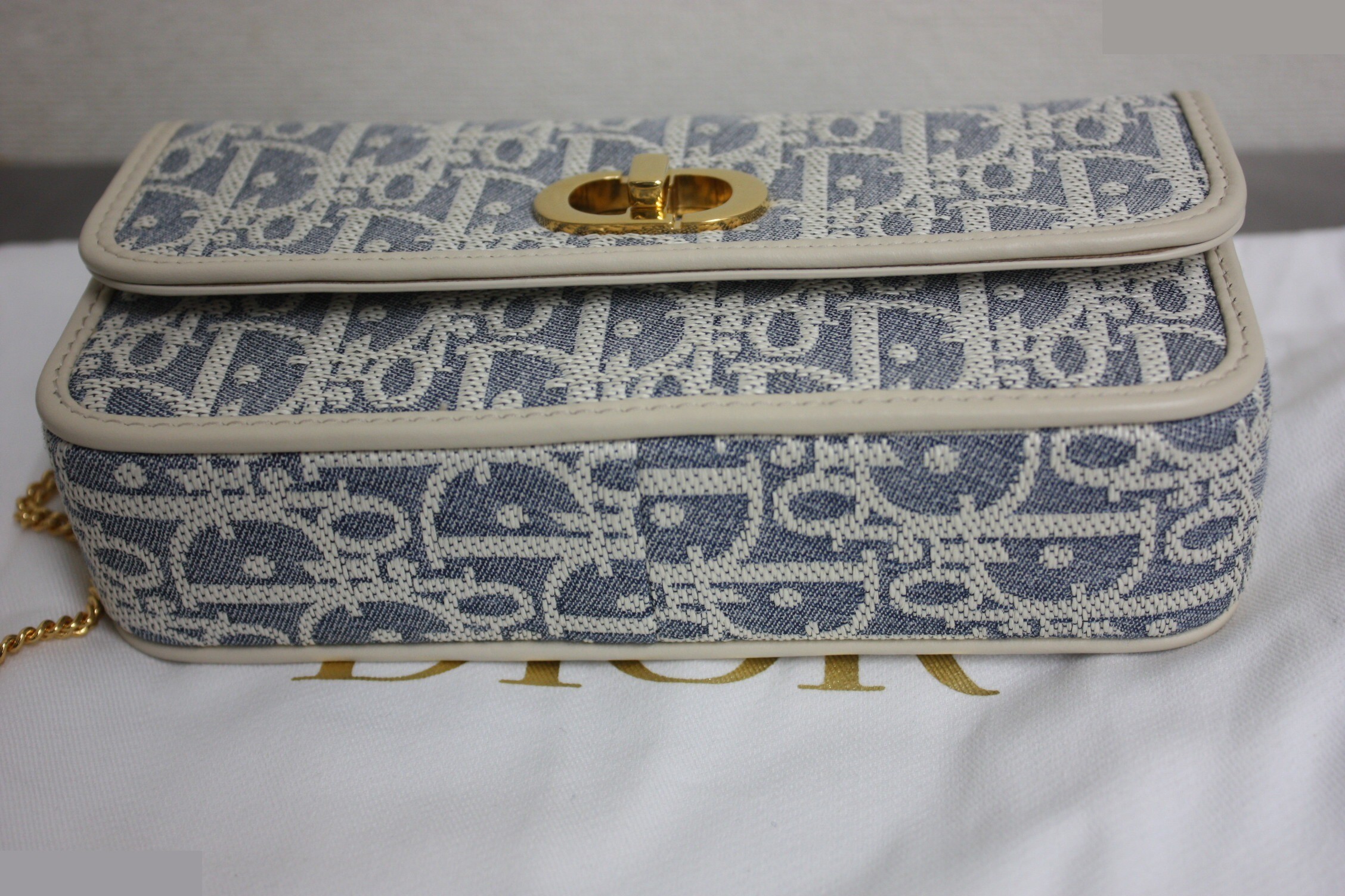 Other lines: Bags & Shoulder Bags - Caro Chain Shoulder Bag — view 9