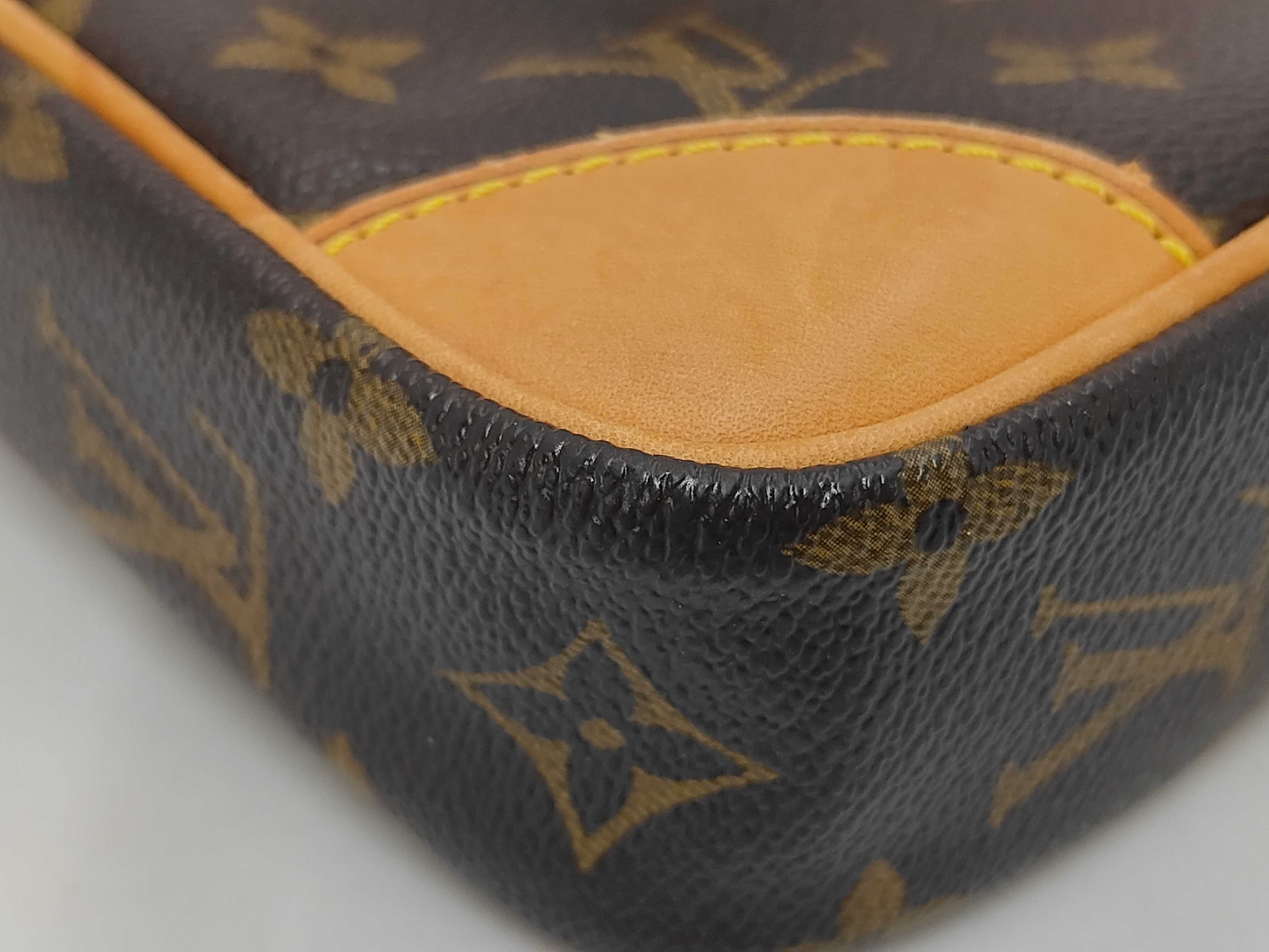 Monogram Louis Vuitton Monogram Amazon *Interior peeling M45236 AR0022 Shoulder Bag — view 3