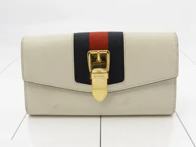 Long wallet, ivory