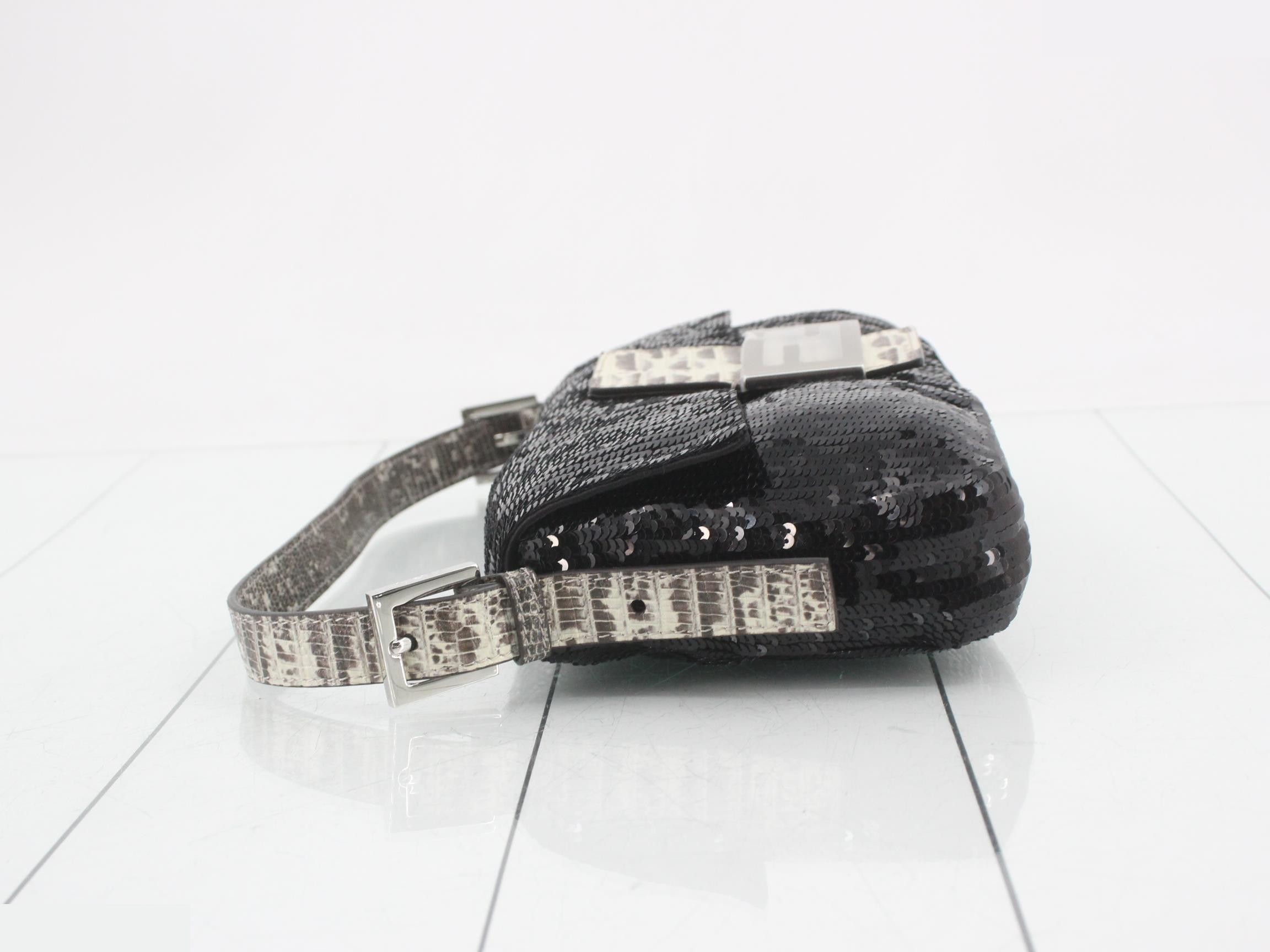 Himalaya x Sequin Mamma Bucket Shoulder Bag - Black — view 4