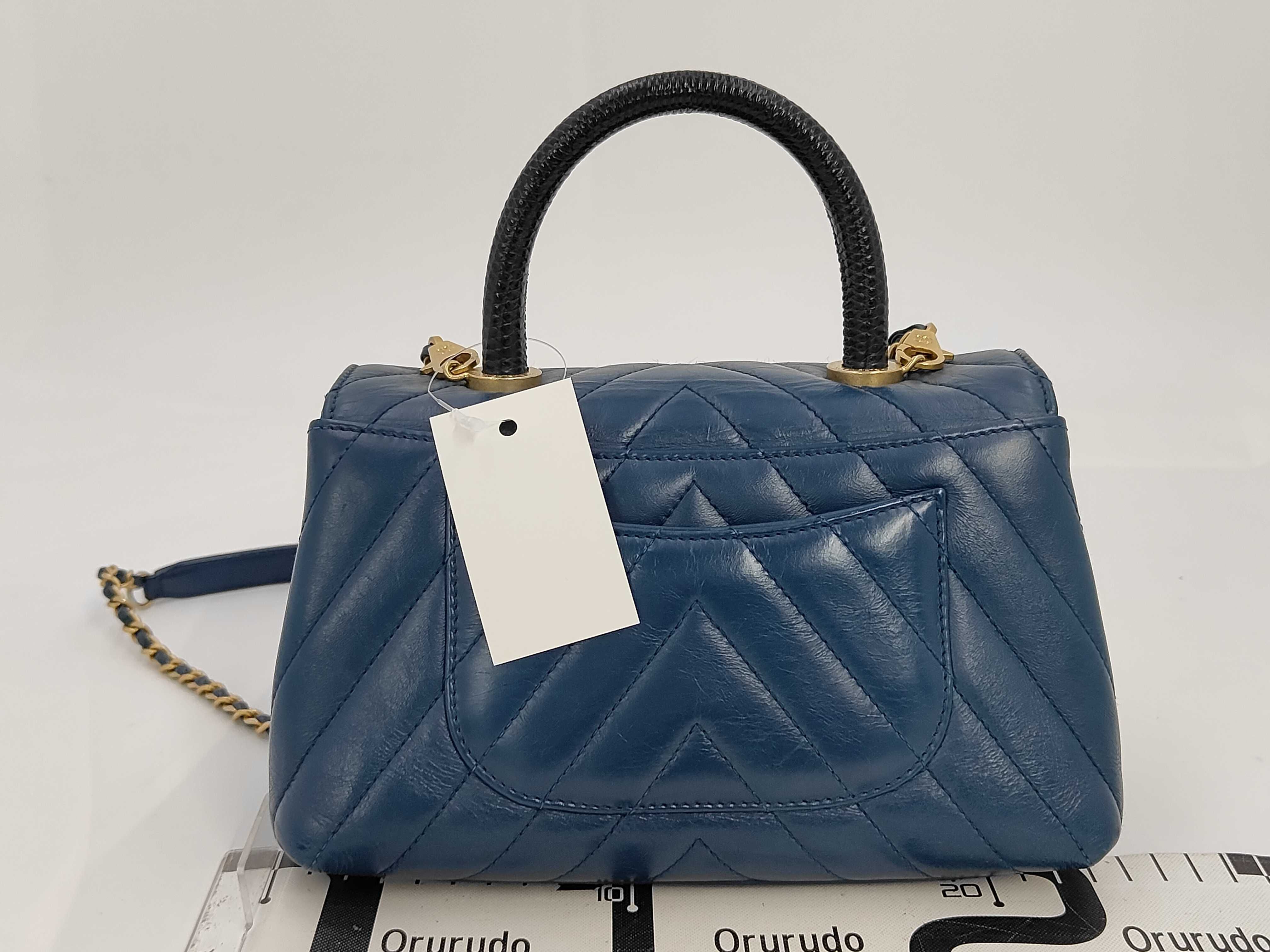 V Stitch Chevron Coco Handle XS Leather Handbag — view 2