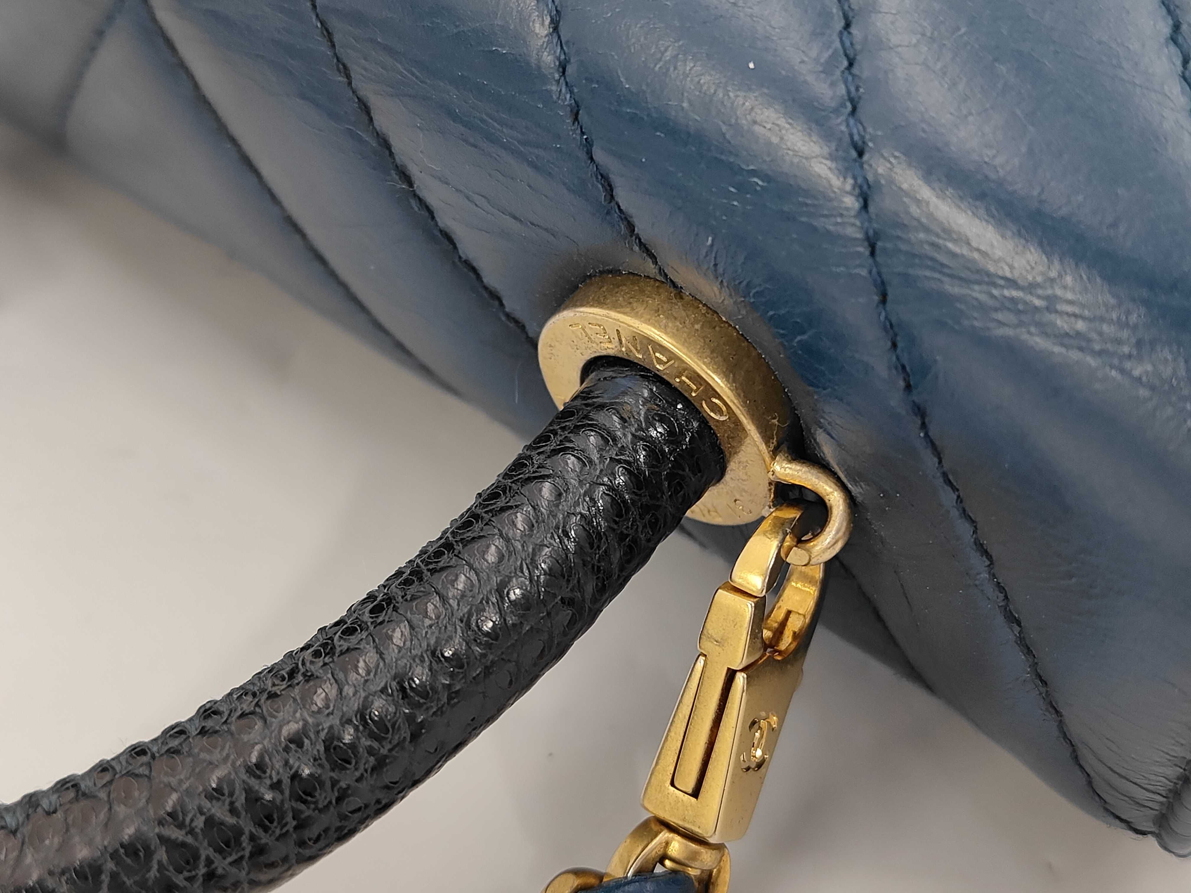 V Stitch Chevron Coco Handle XS Leather Handbag — view 8