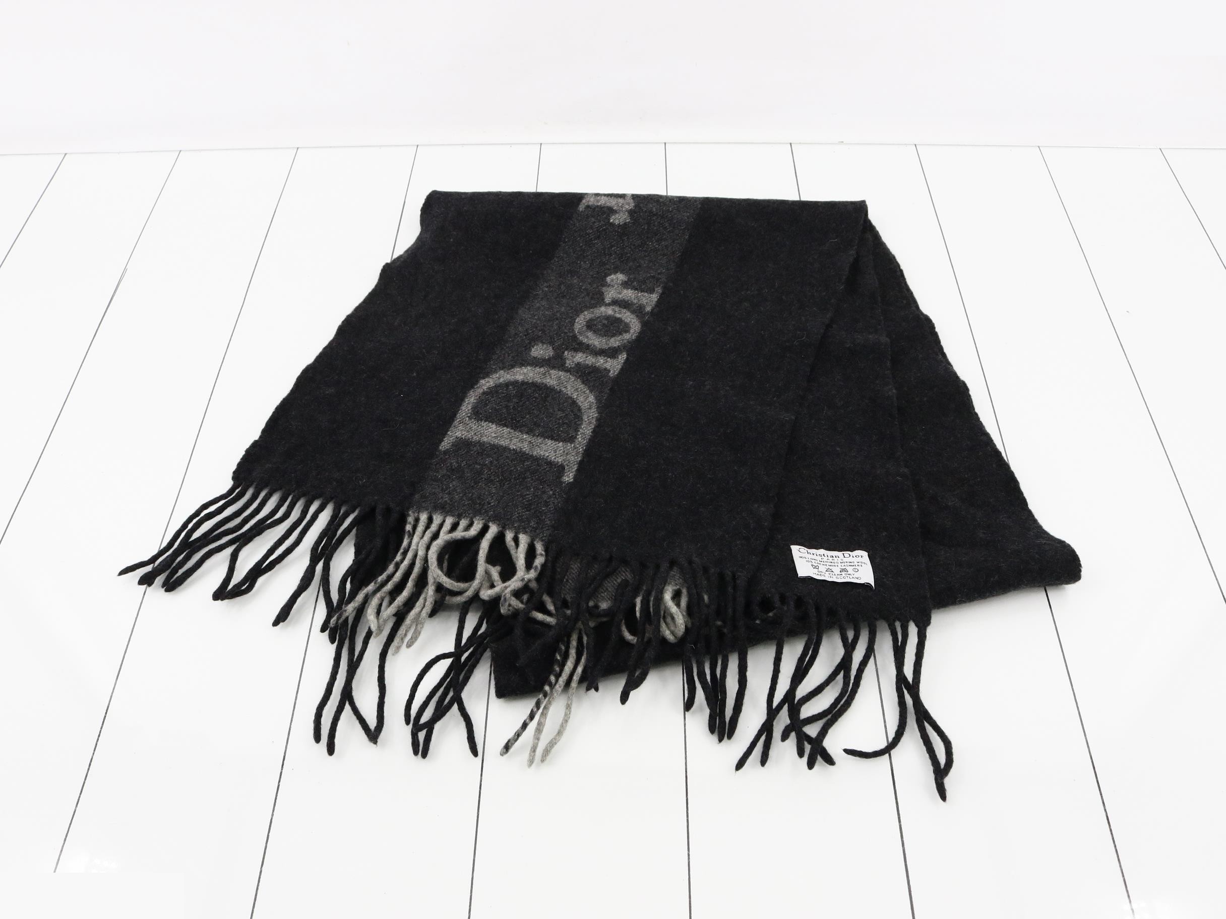Other lines: Small items, accessories, and scarves — view 2