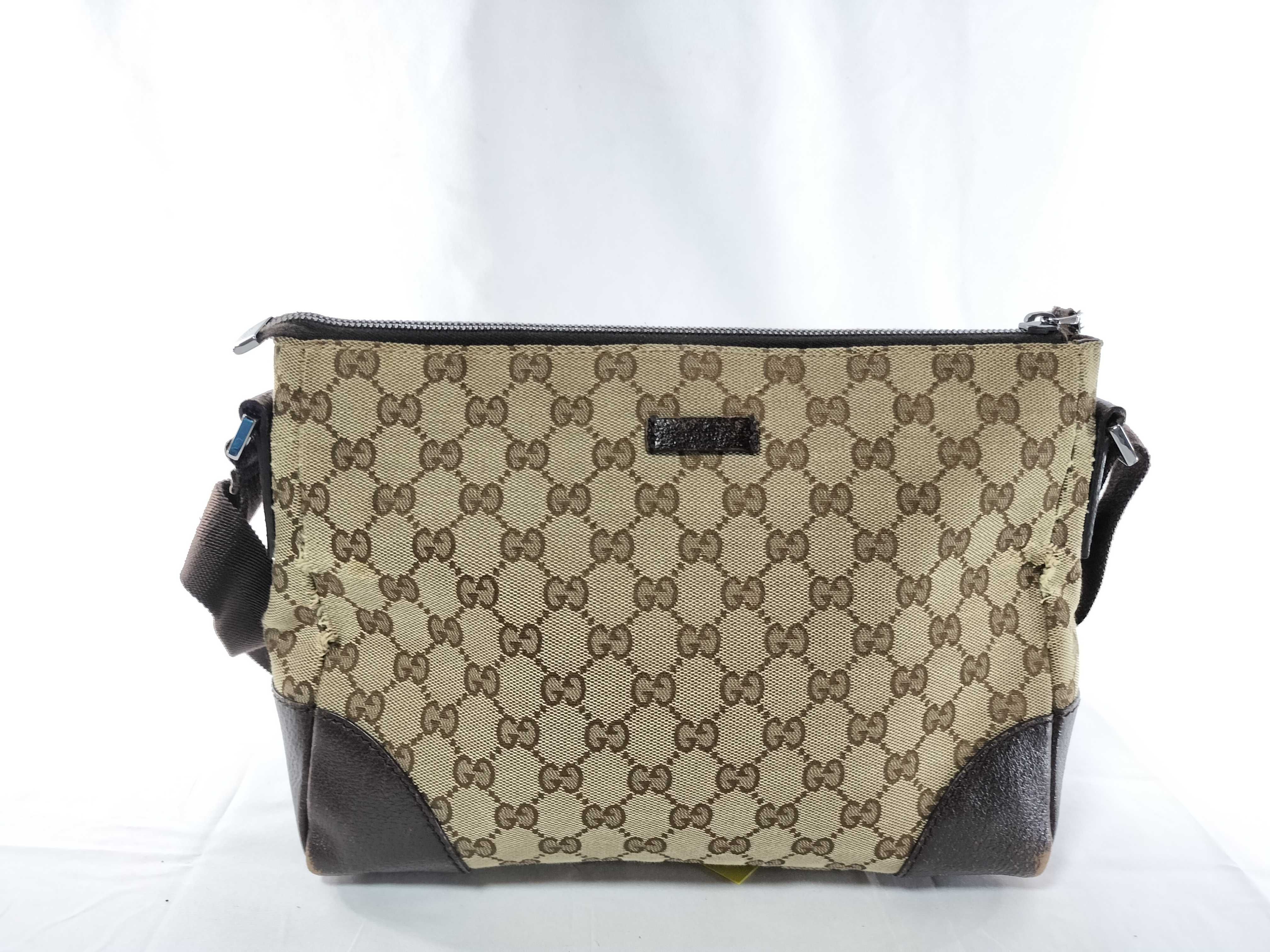 GG Canvas Shoulder Bag 114273205011