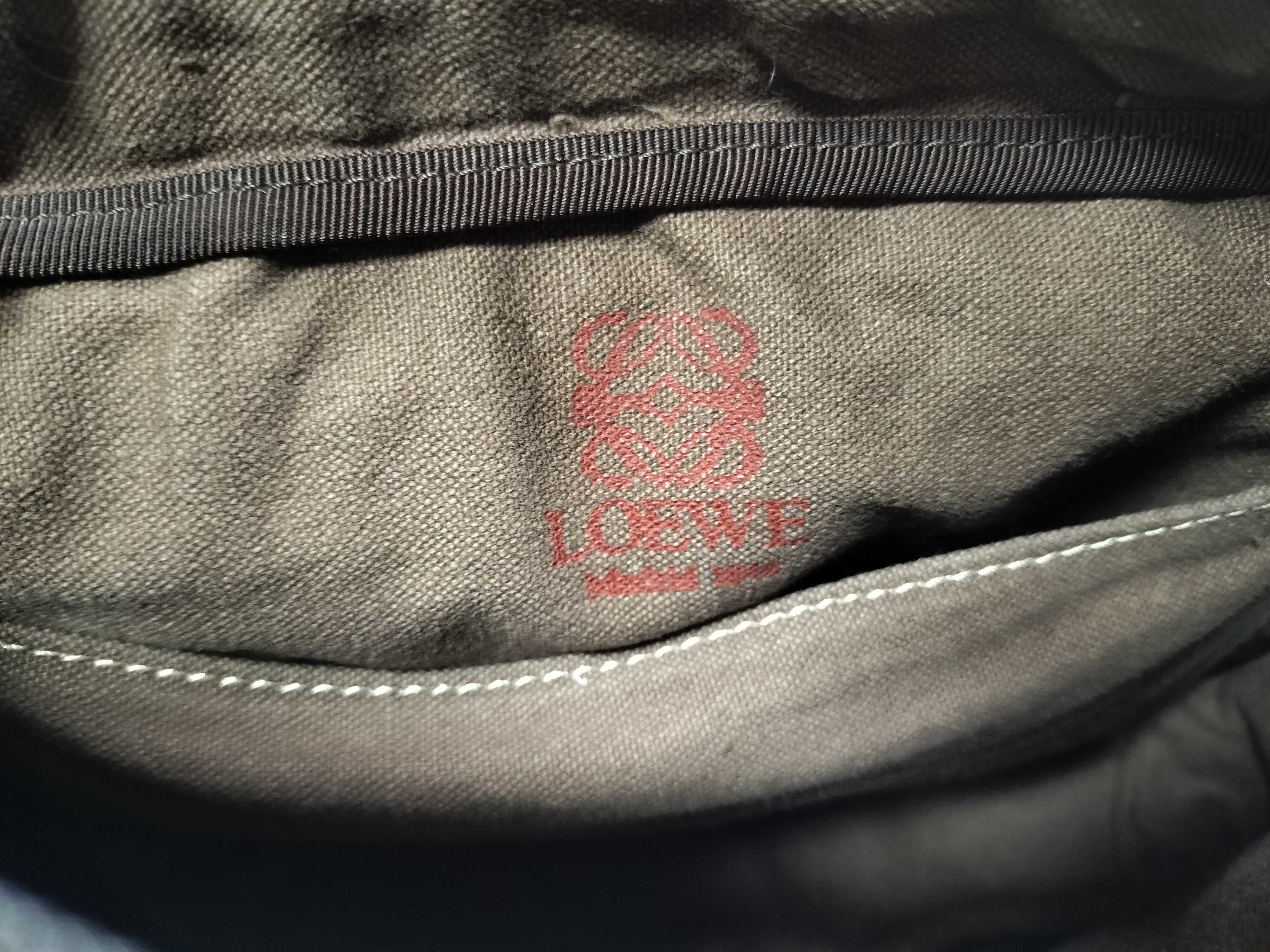 Anagram Leather Shoulder Bag — view 12