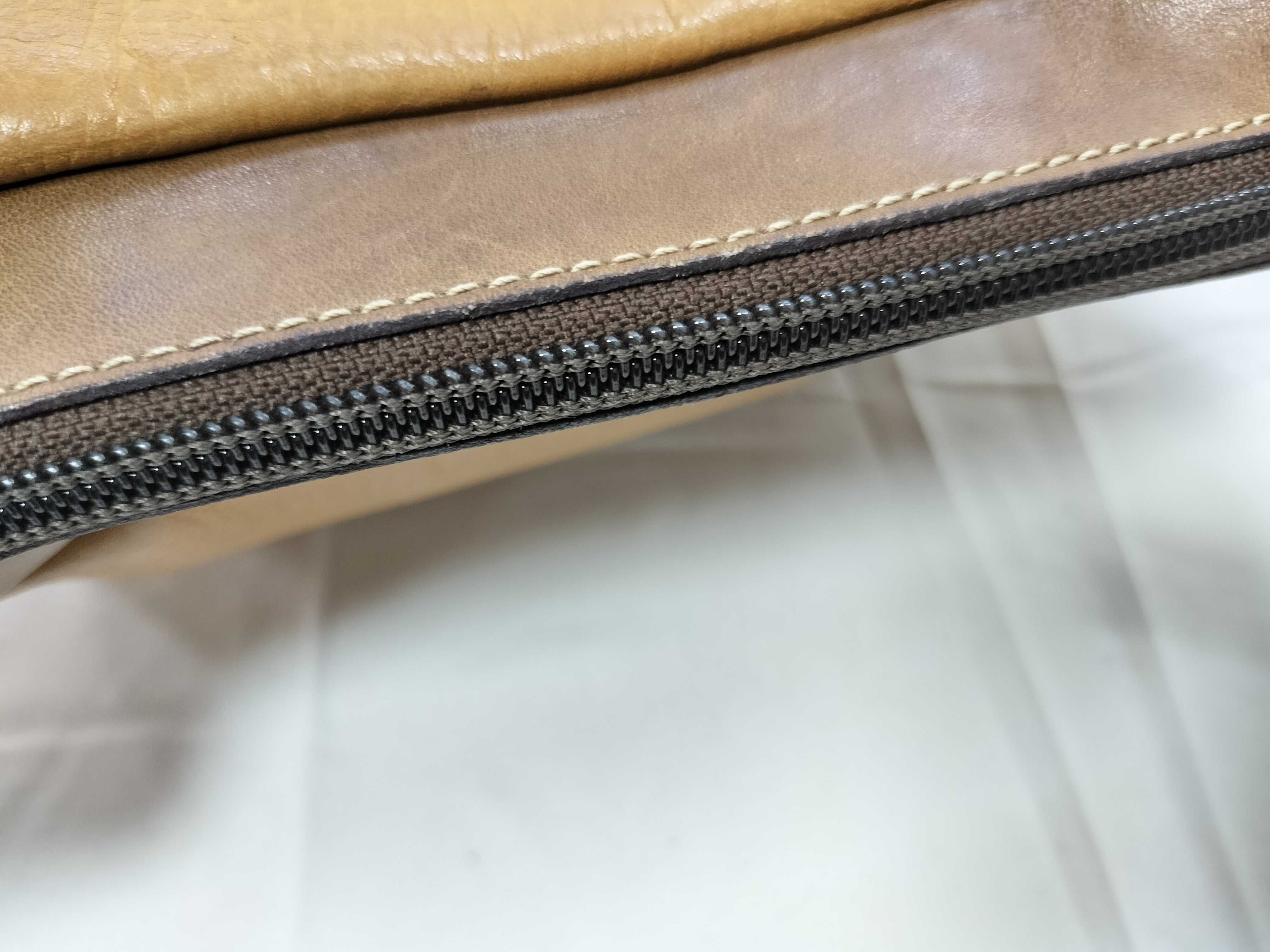 Anagram Leather Shoulder Bag — view 6