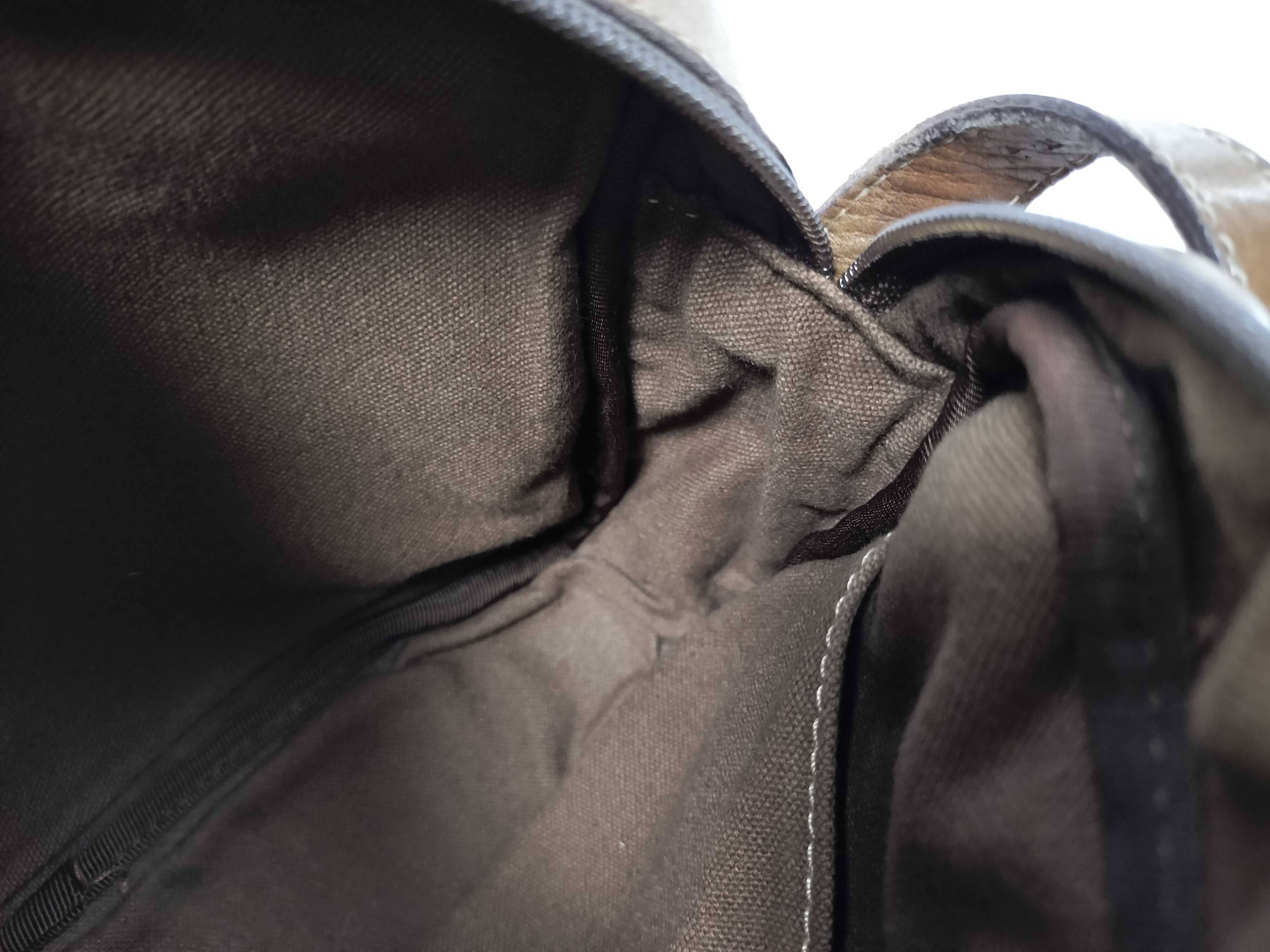 Anagram Leather Shoulder Bag — view 9
