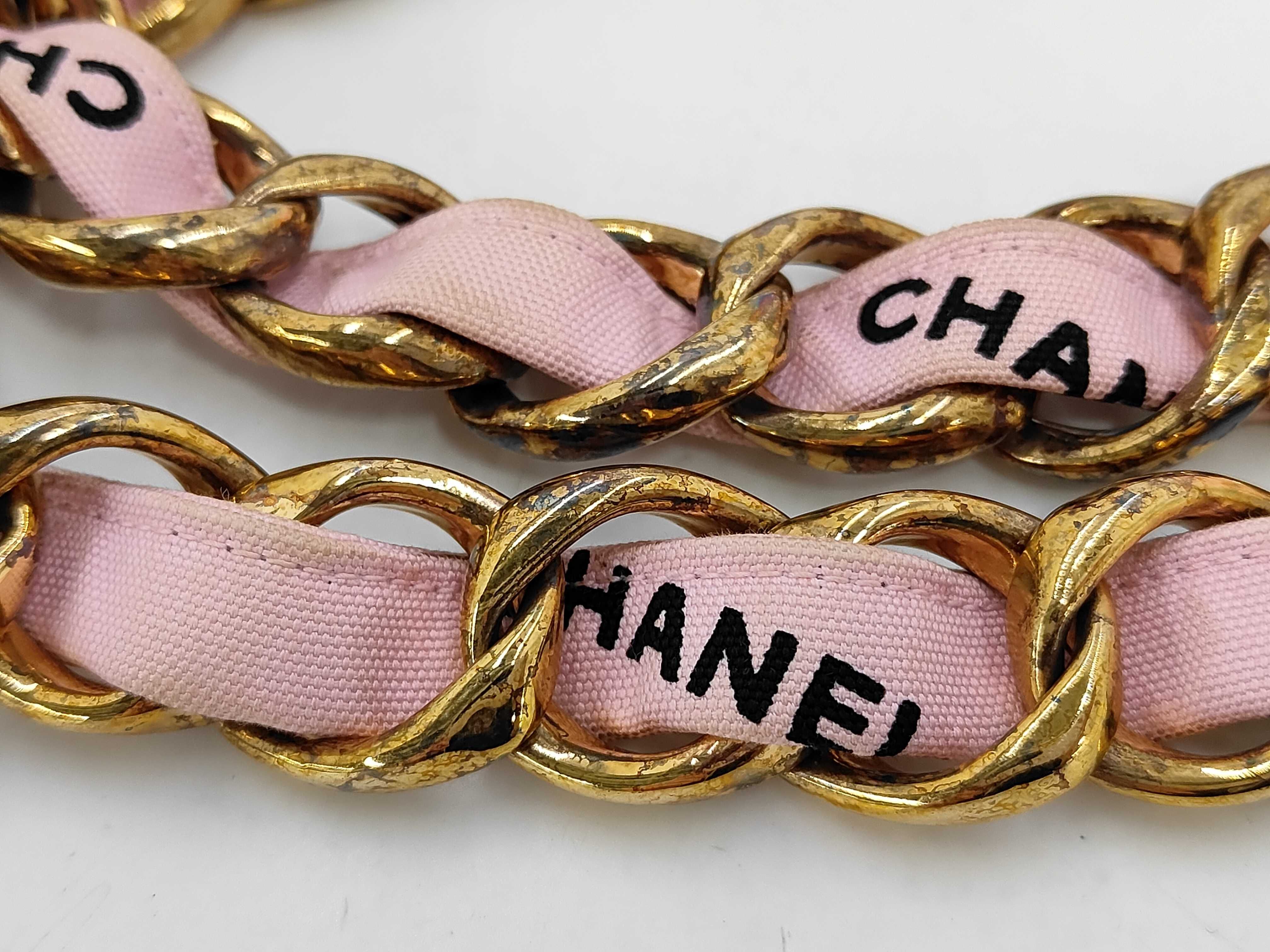 canvas chain bag with logo, pink, gold hardware, tote bag — view 4