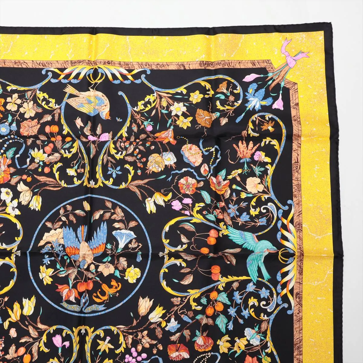 Carre 90 PIERRES d' ORIENT et d' OCCIDENT Oriental stone and Western stonework Scarf Silk Black x Yellow Thread Fuzz Thread — view 3