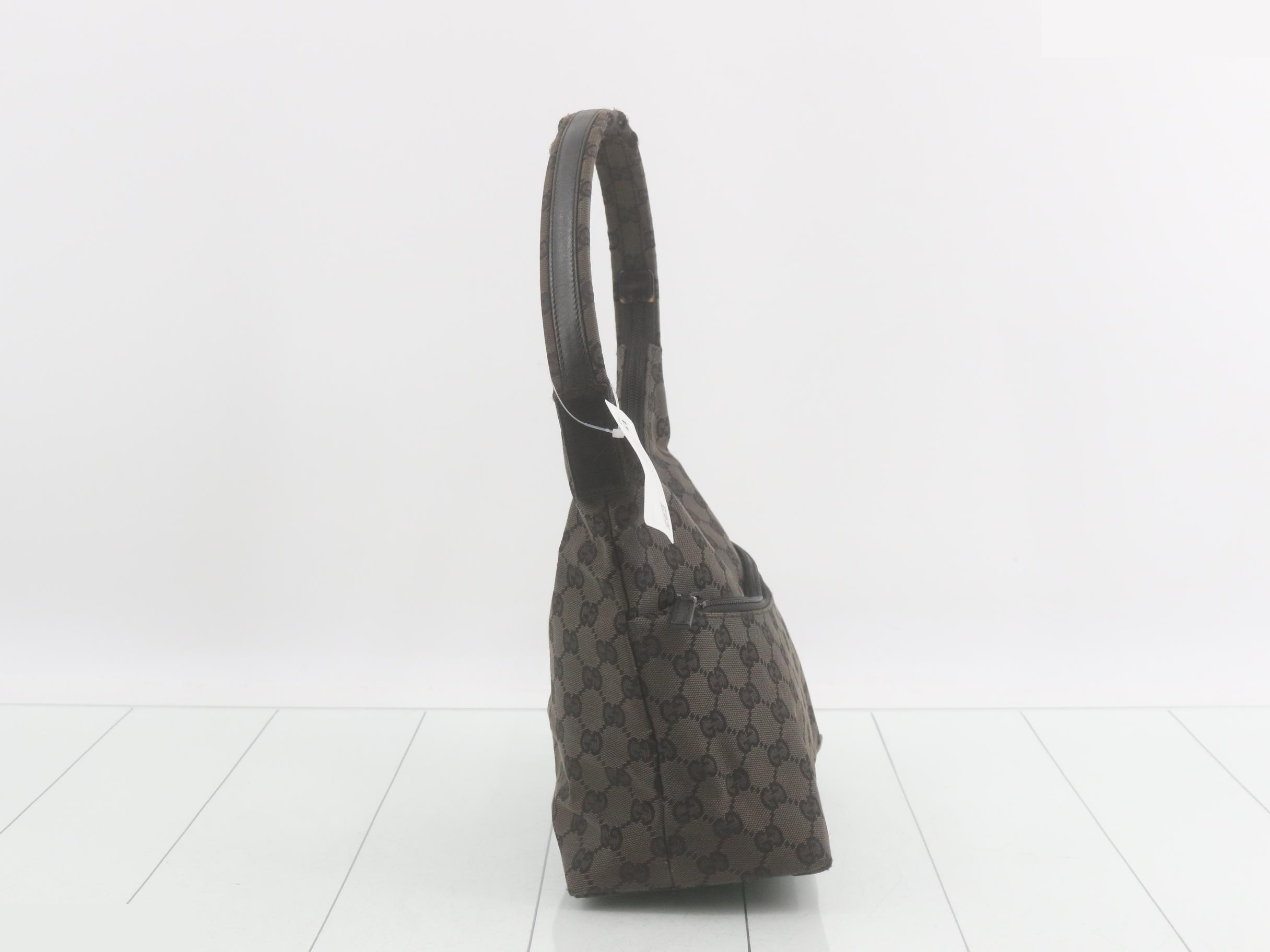 GG Canvas One-Shoulder Bag — view 4
