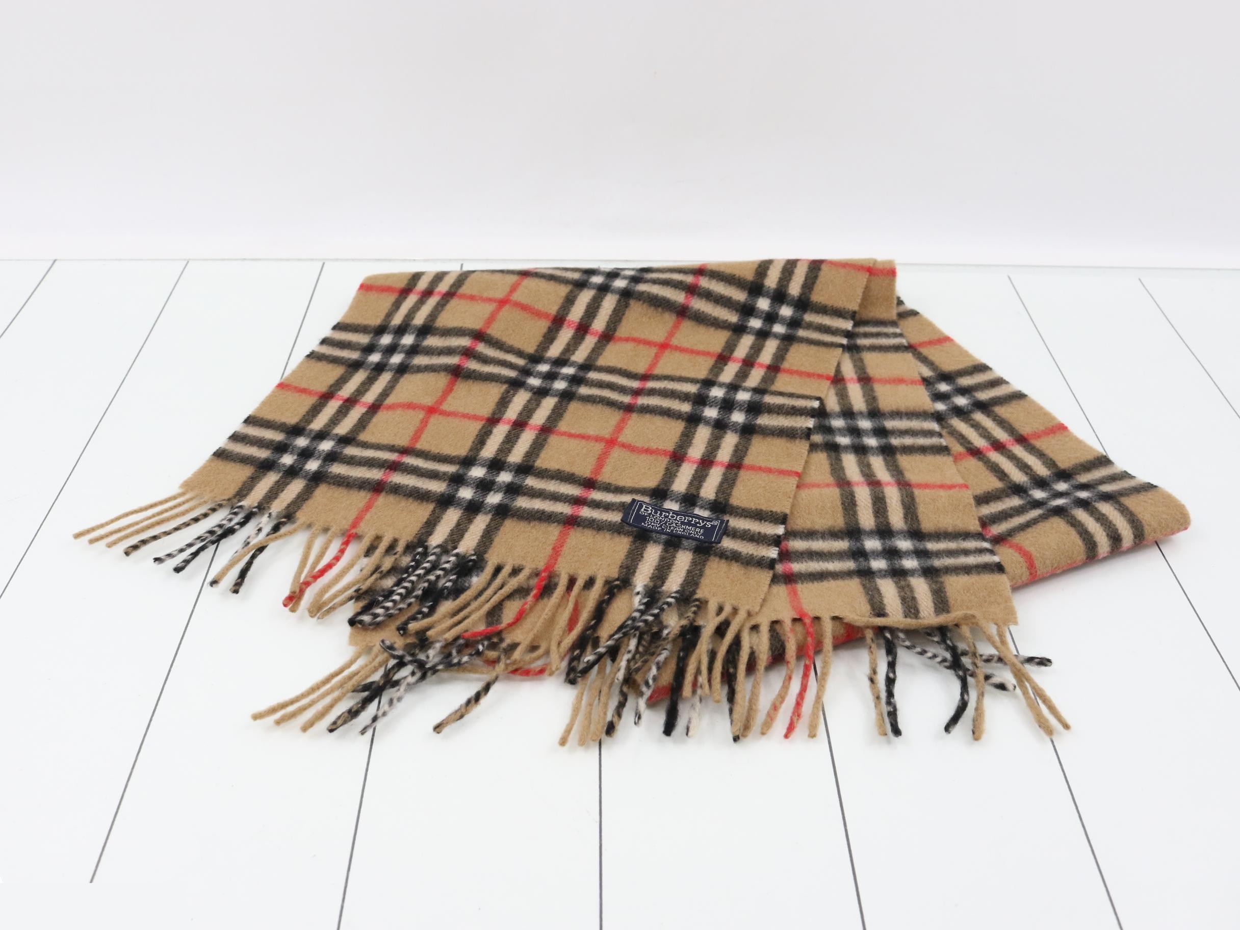 Cashmere accessories, scarves, and small items. — view 2