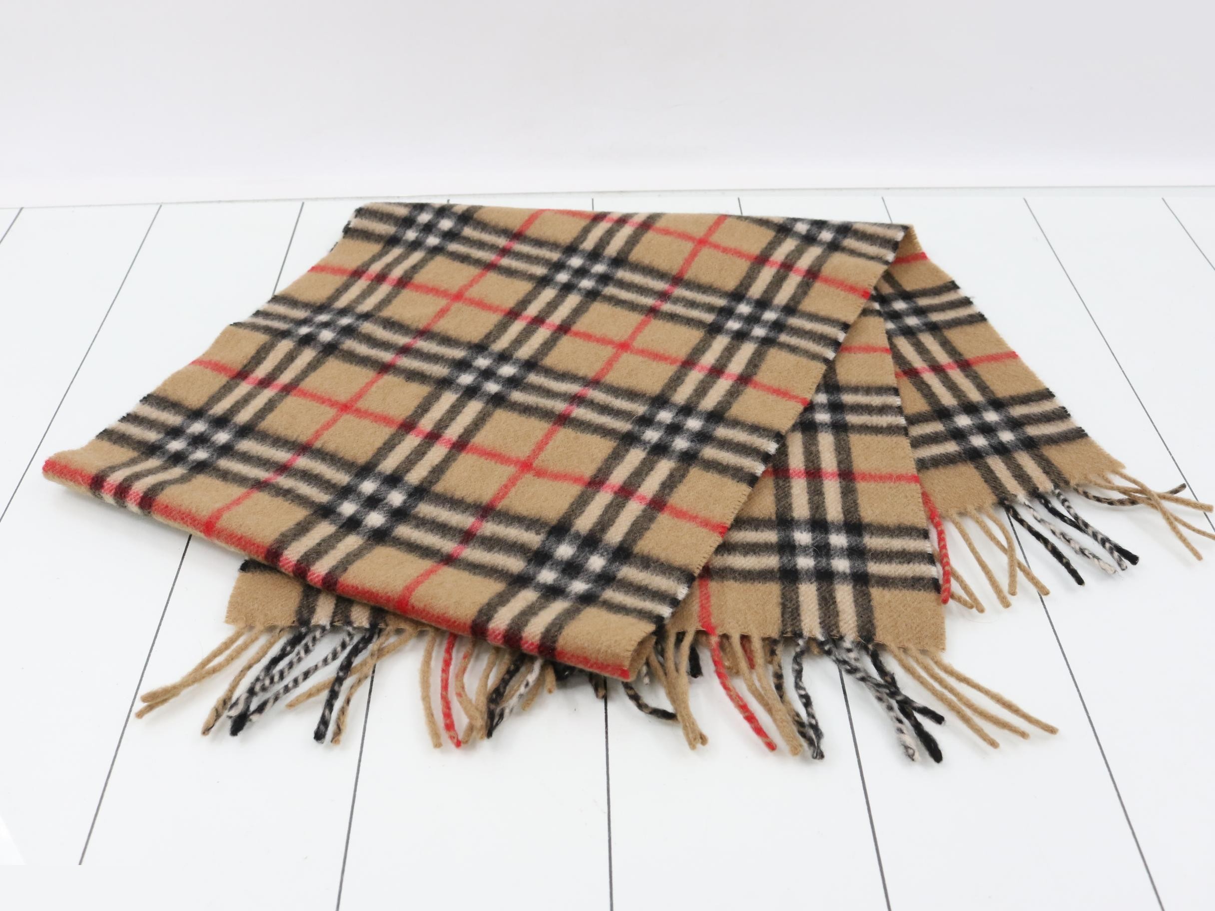 Cashmere accessories, scarves, and small items. — view 3