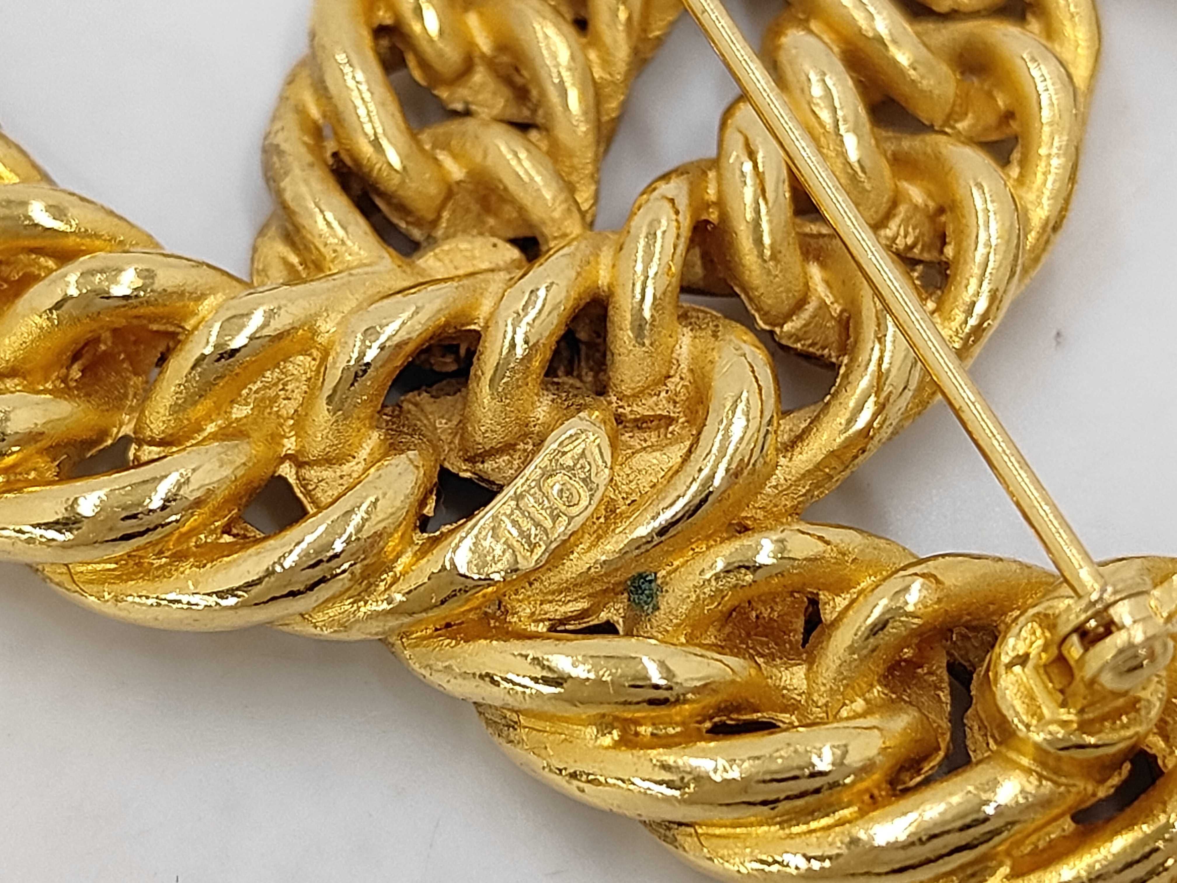 brooch — view 5