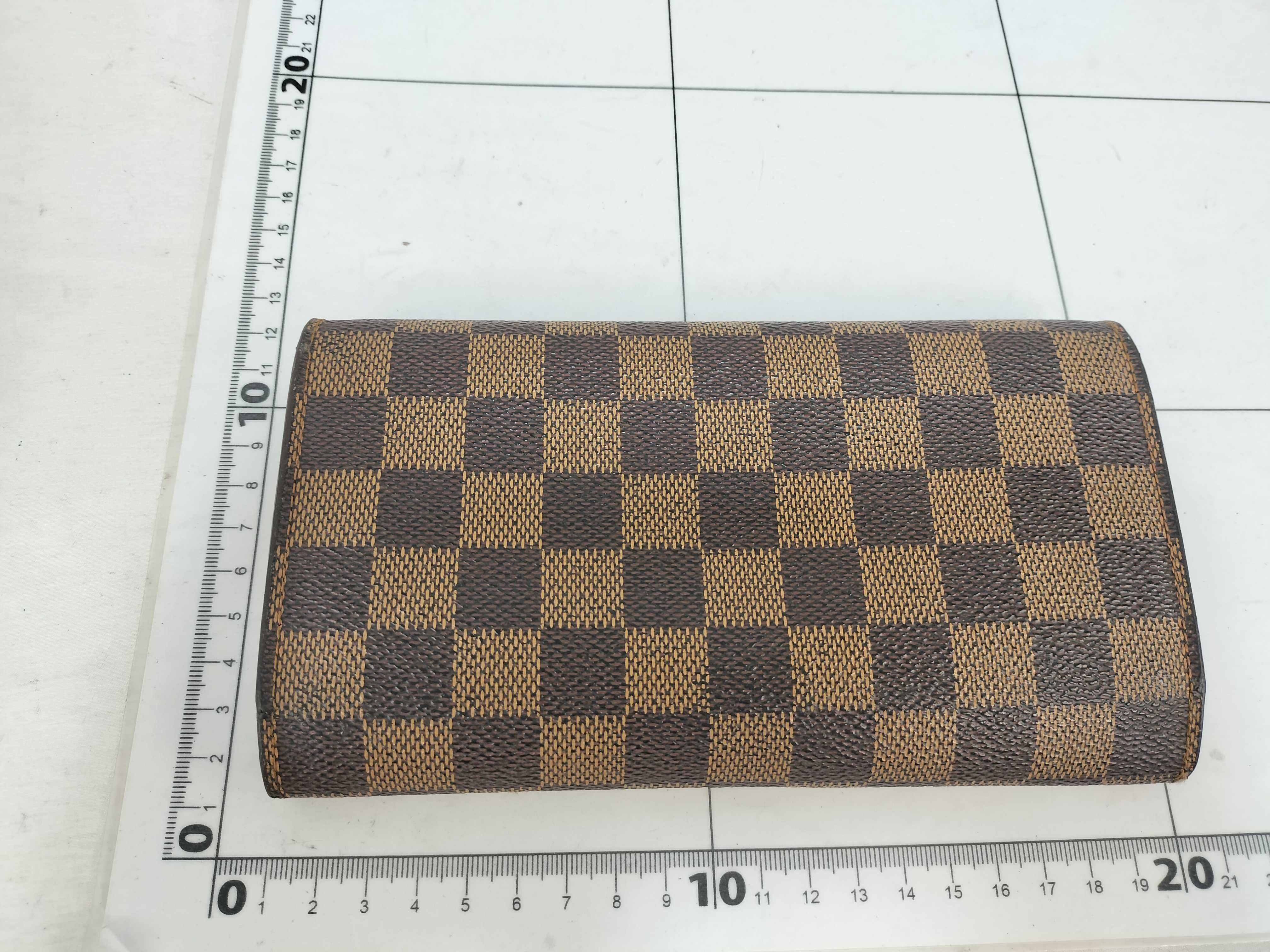 Damier Louis Vuitton Damier Portefeuille International Wallet — view 2