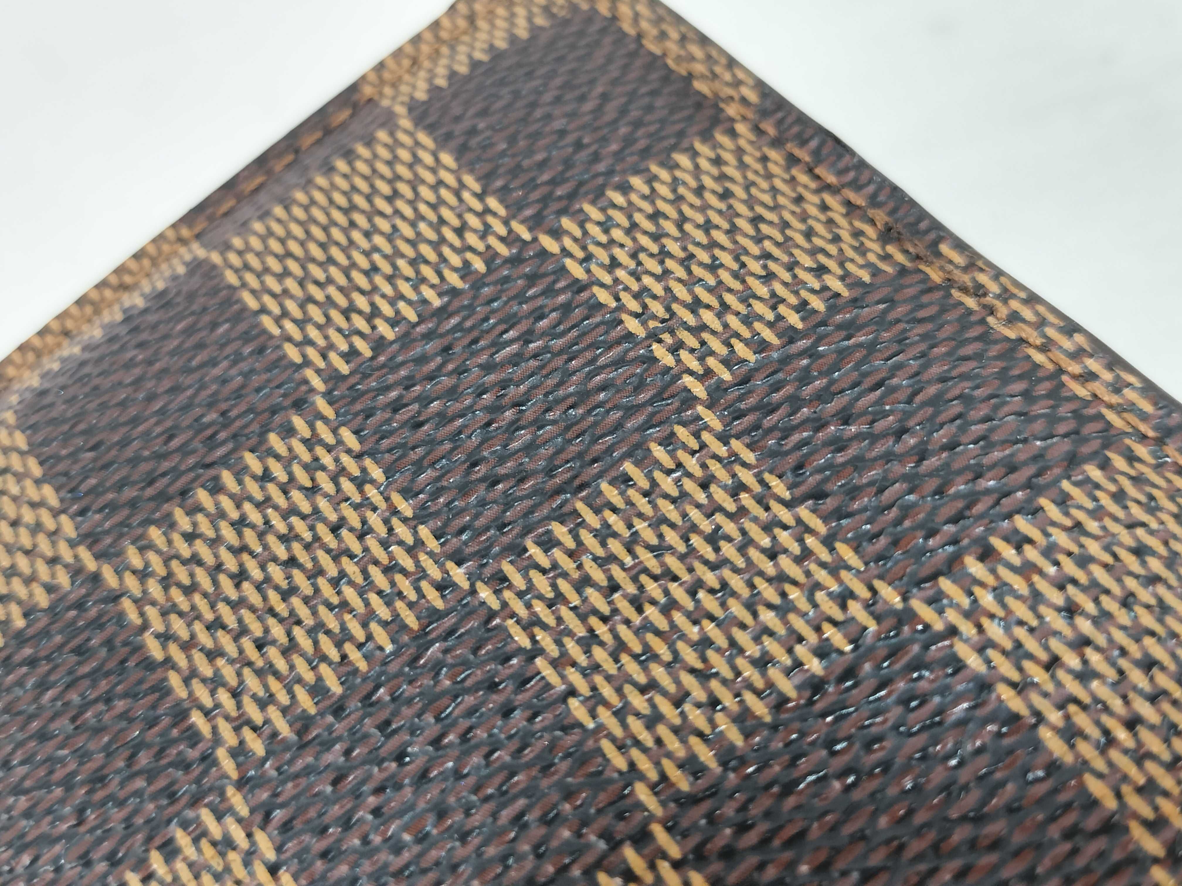 Damier Louis Vuitton Damier Portefeuille International Wallet — view 14