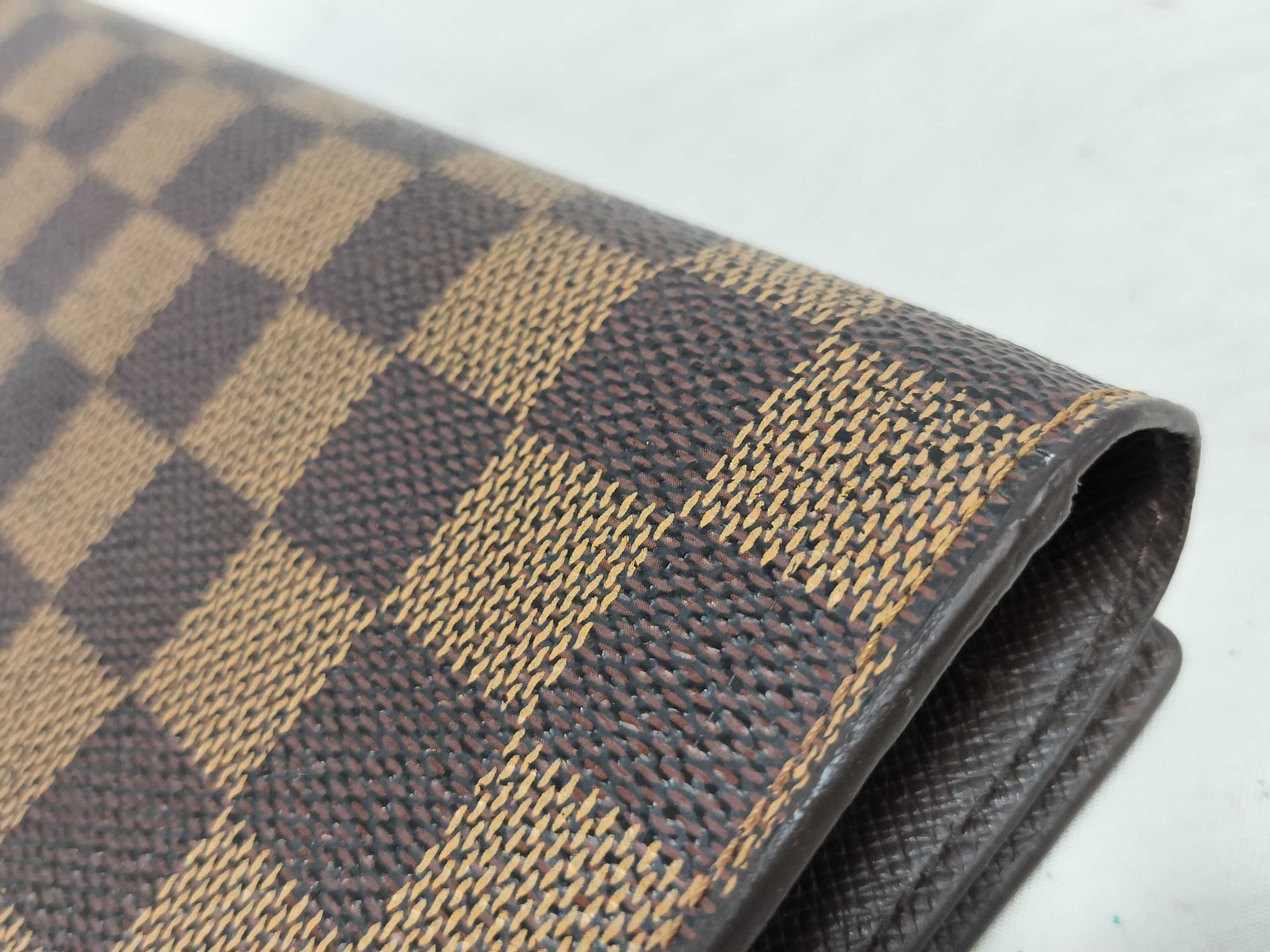 Damier Louis Vuitton Damier Portefeuille International Wallet — view 15